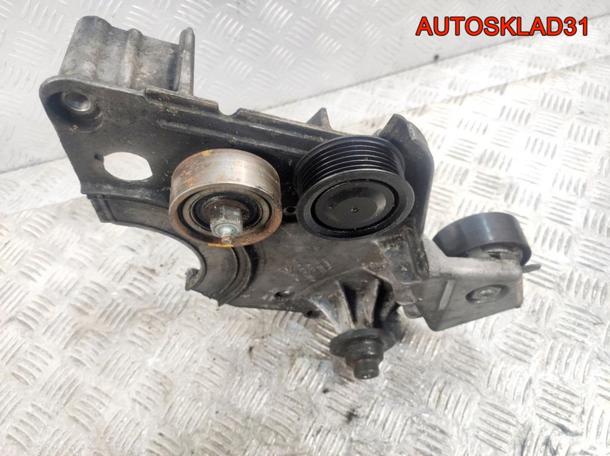 Кронштейн вискомуфты Audi A6 C5 2,5 AKE Дизель 059121313F, 3000 рублей, Дубовое