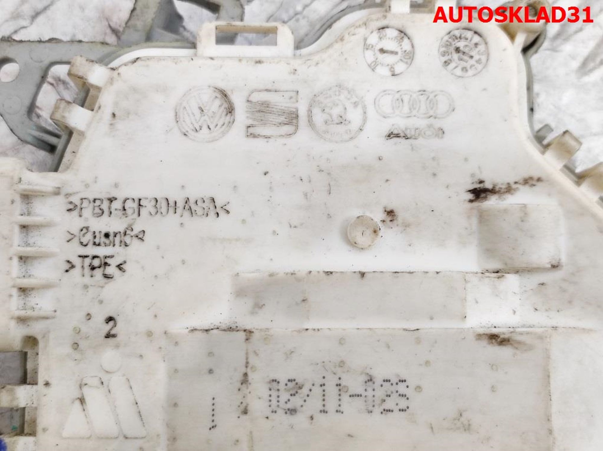 Замок двери задней левой Audi A4 B8 8K0839015C, 3500 рублей, Дубовое