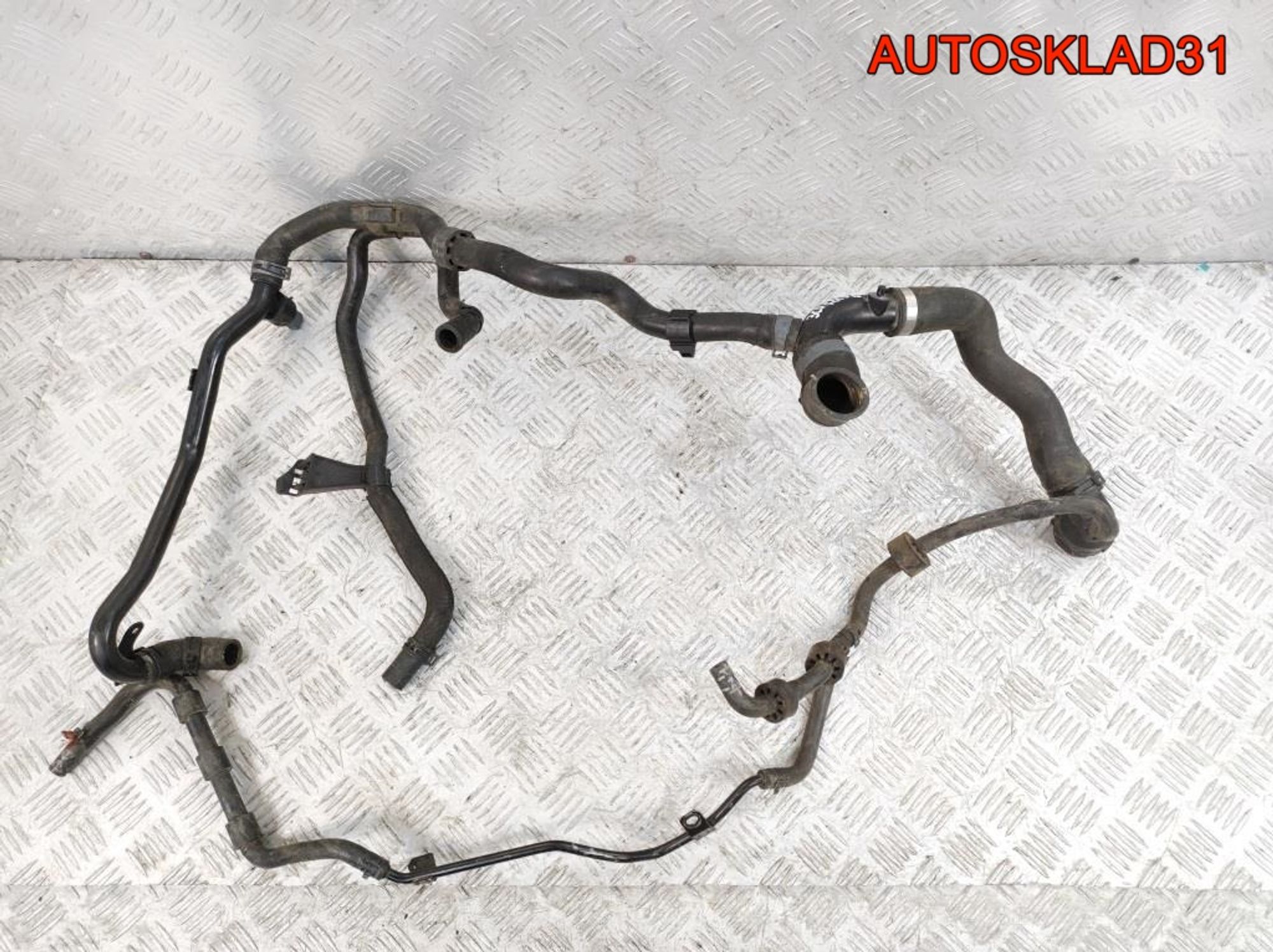 Трубка охлаждающей жидкости VW Passat B6 2,0 Дизель 5N0121065, 2500 рублей, Дубовое