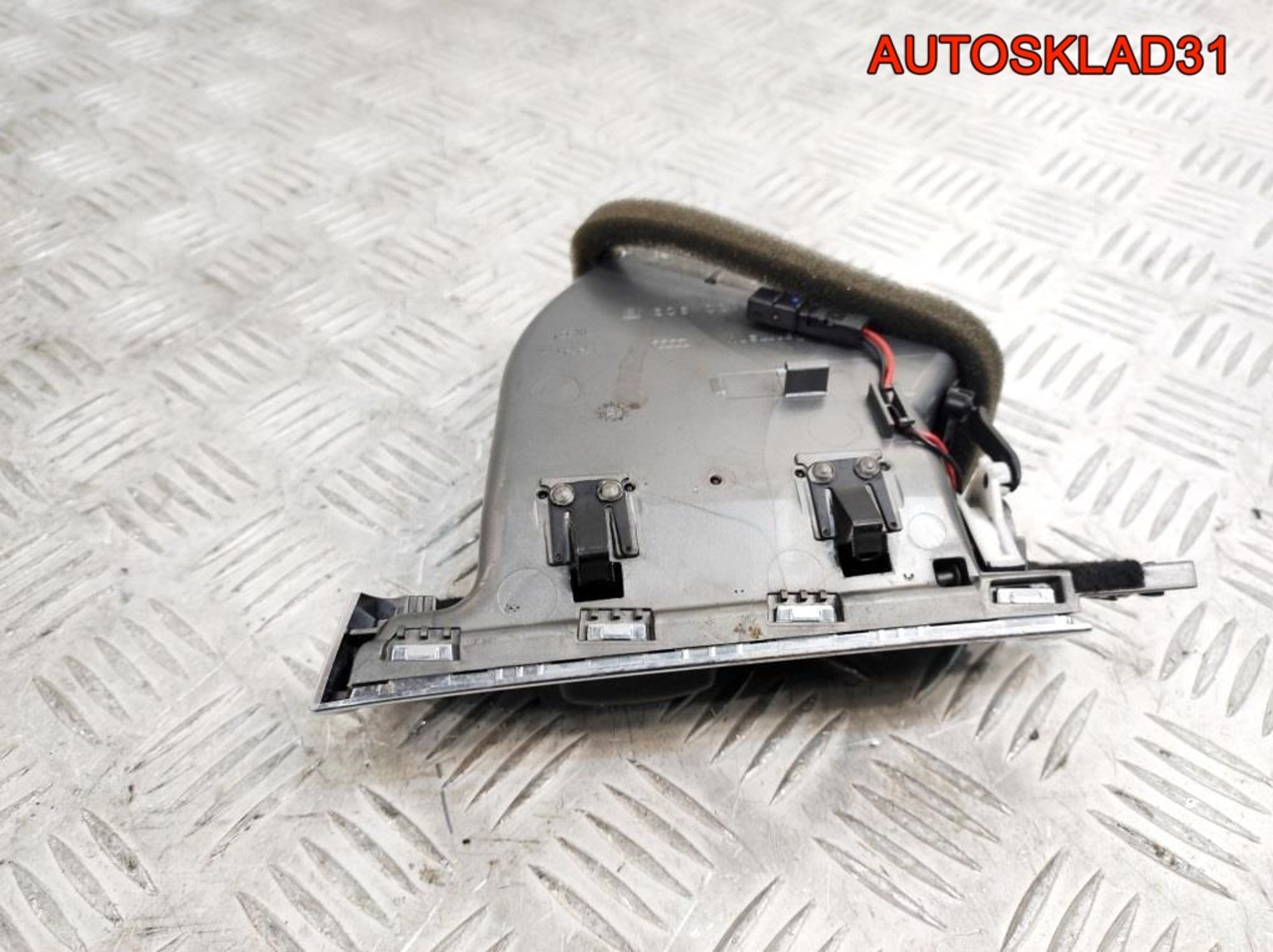 Дефлектор воздушный правый Audi A6 C6 4F1820902B, 900 рублей, Дубовое