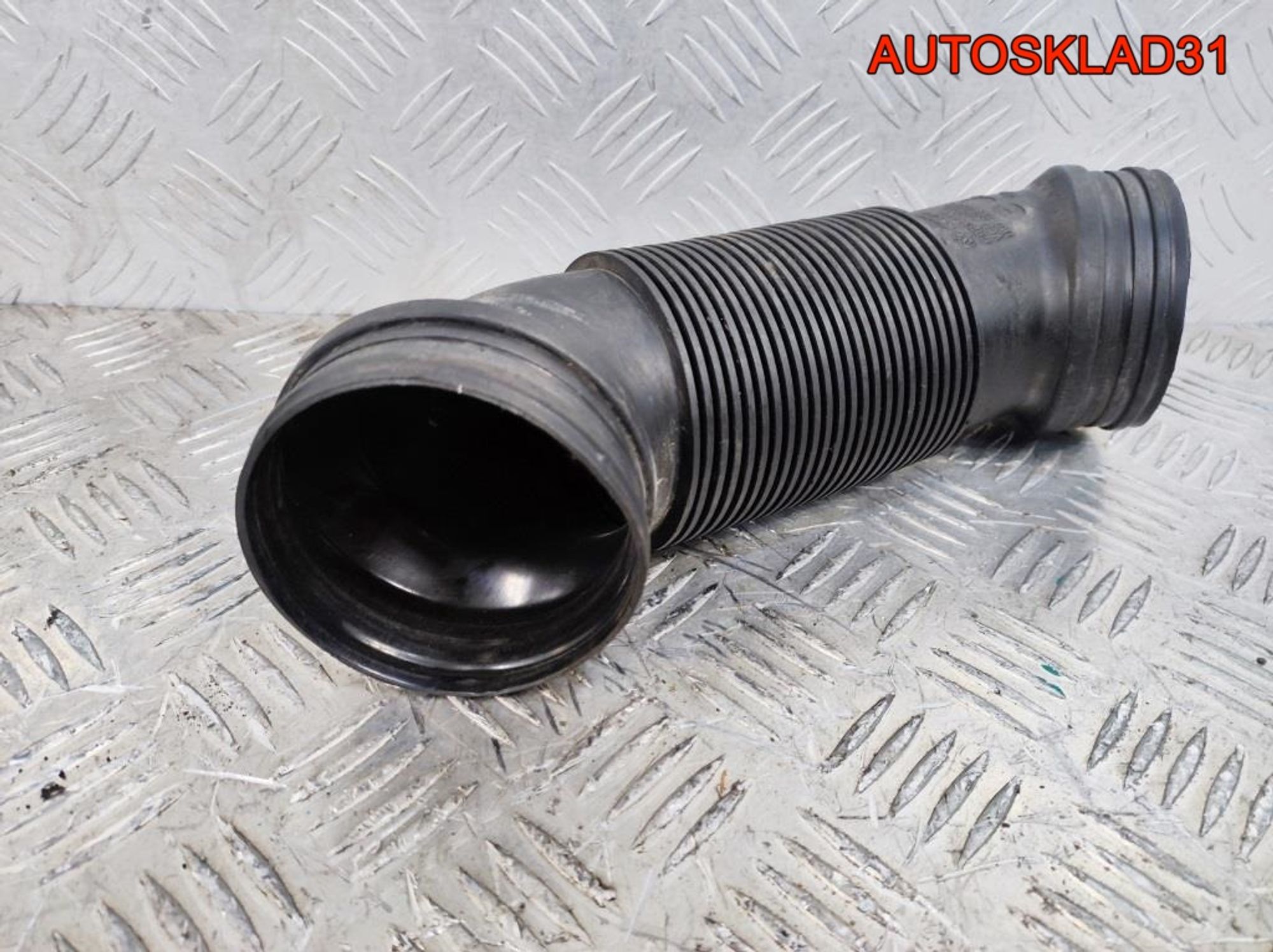 Патрубок воздушного фильтра Passat B6 1K0129684L, 900 рублей, Дубовое