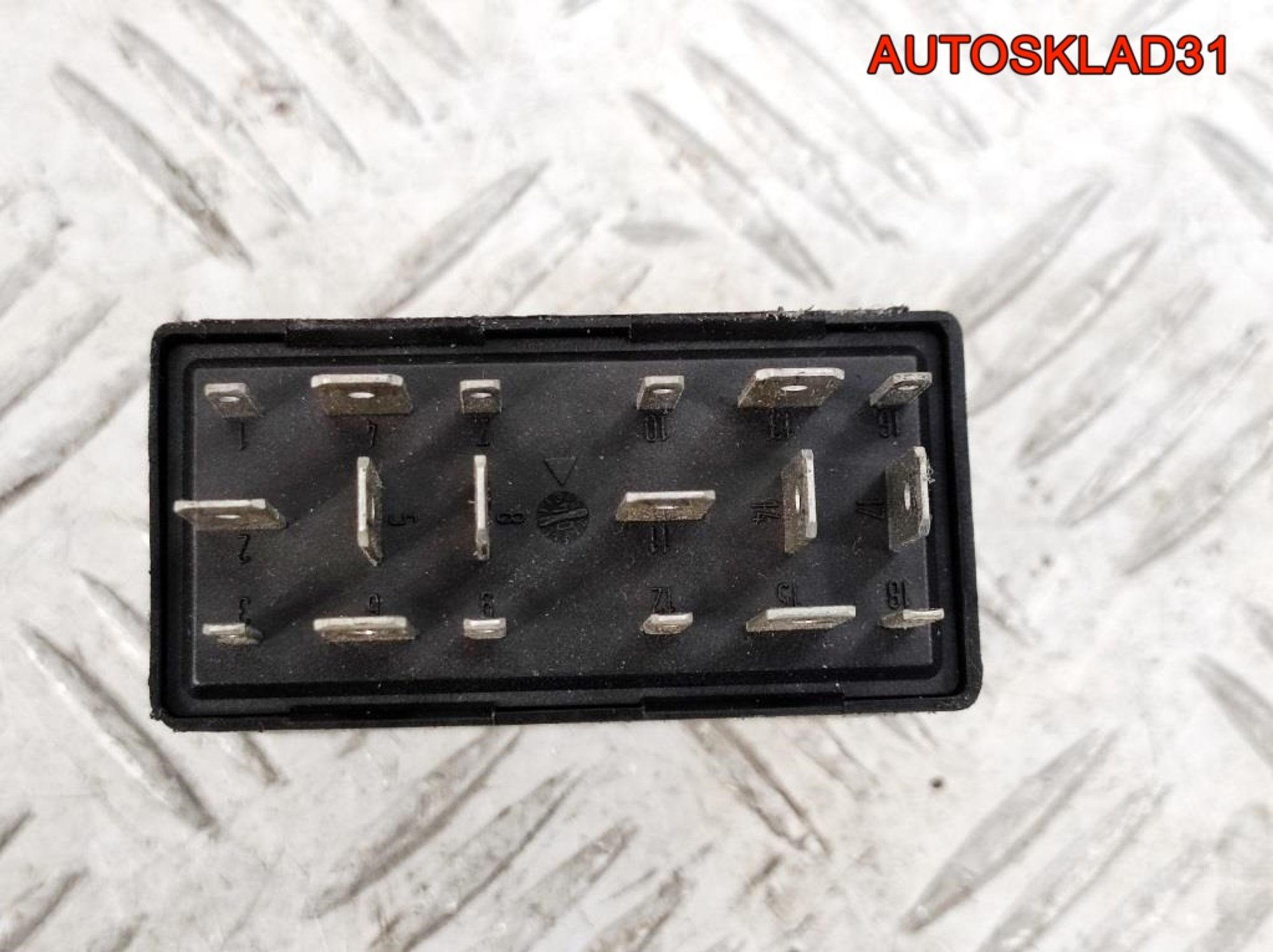 Реле управления освещения Ауди А6 Ц5 4B0919471A, 900 рублей, Дубовое