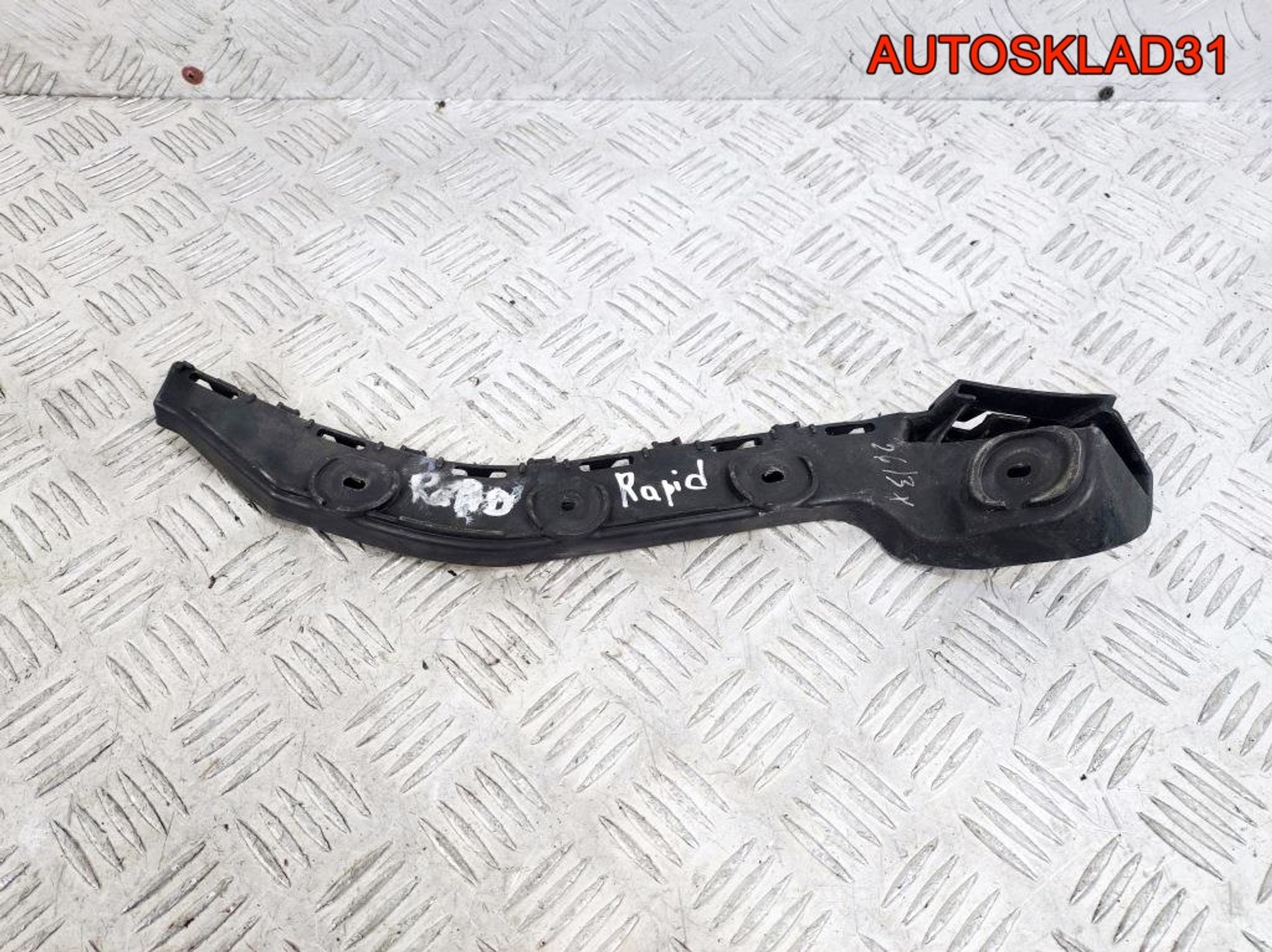 Направляющая заднего бампера правая Skoda Rapid, 900 рублей, Дубовое