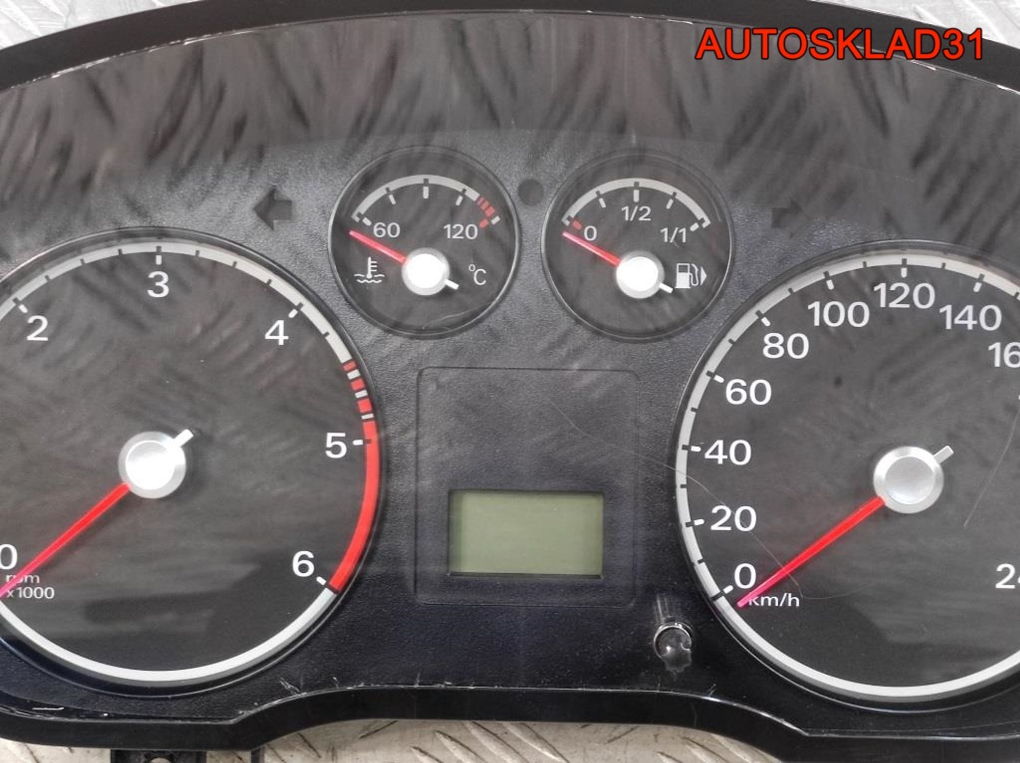 Панель приборов Ford Focus 2 4U7T10849CN Дизель, 22000 рублей, Дубовое