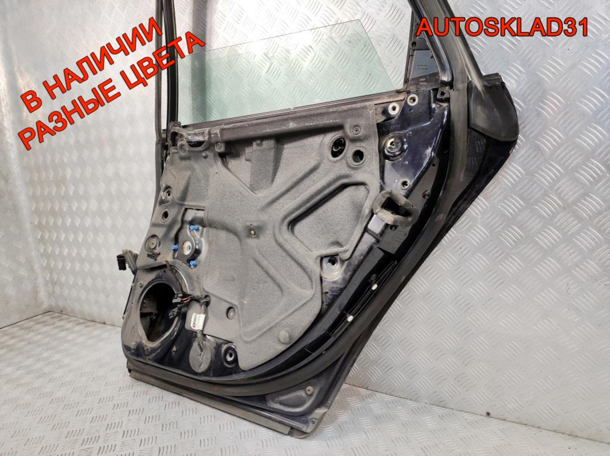 Дверь задняя правая Голая Audi A4 B6 8E0833052 Combi, 7000 рублей, Дубовое