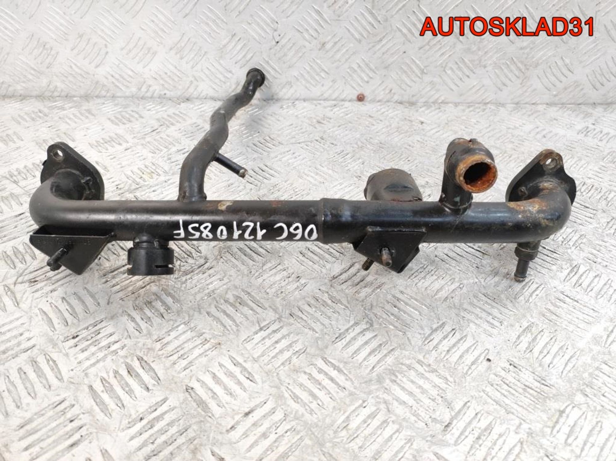 Трубка системы охлаждения Audi A4 B6 3,0 ASN 06C121085F, 1500 рублей, Дубовое