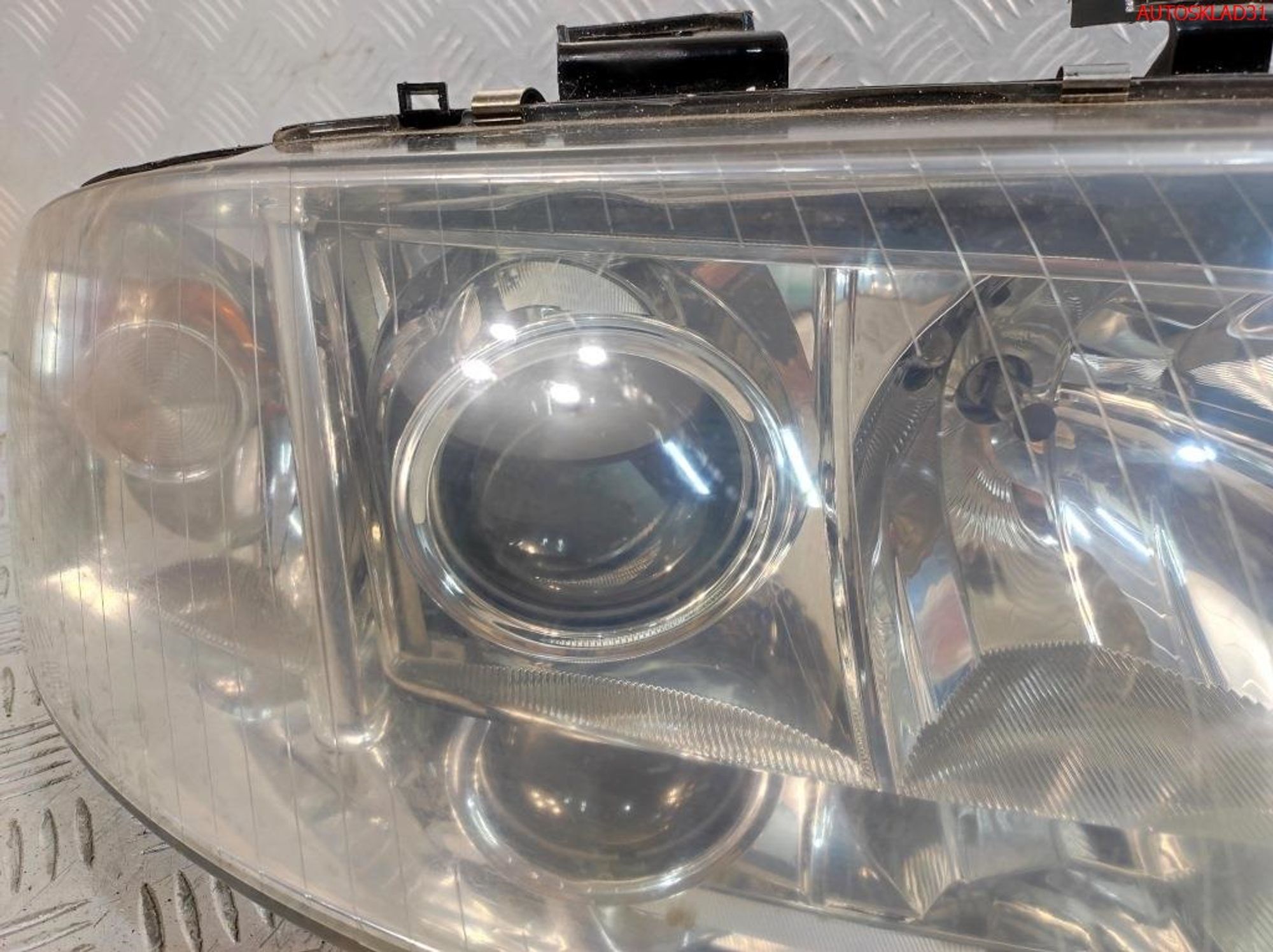 Фара правая Ксенон Audi A6 C5 Рест 4B0941030R, 15000 рублей, Дубовое