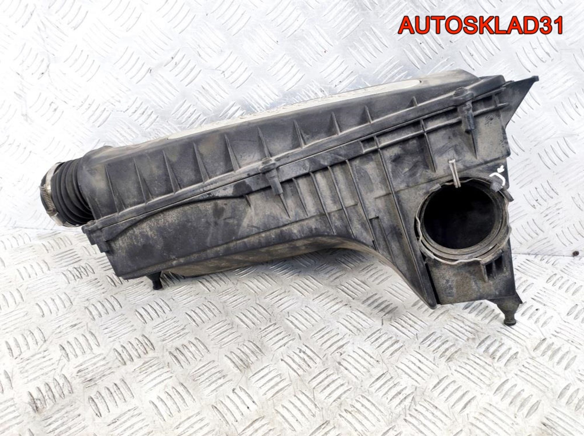 Корпус воздушного фильтра Mercedes W203 1110940204, 2100 рублей, Дубовое