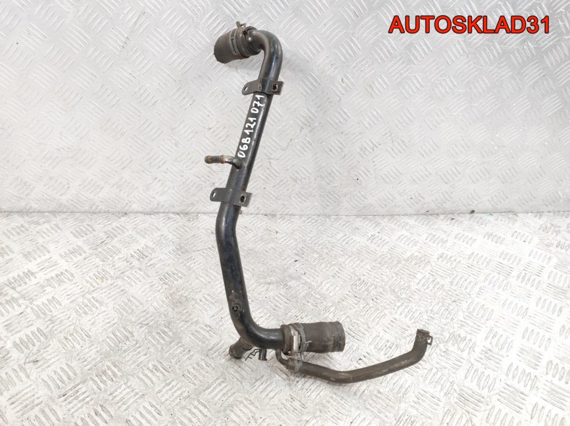 Трубка охлаждающей жидкости VW Passat B5 1,6 AHL Бензин 06B121071, 1000 рублей, Дубовое