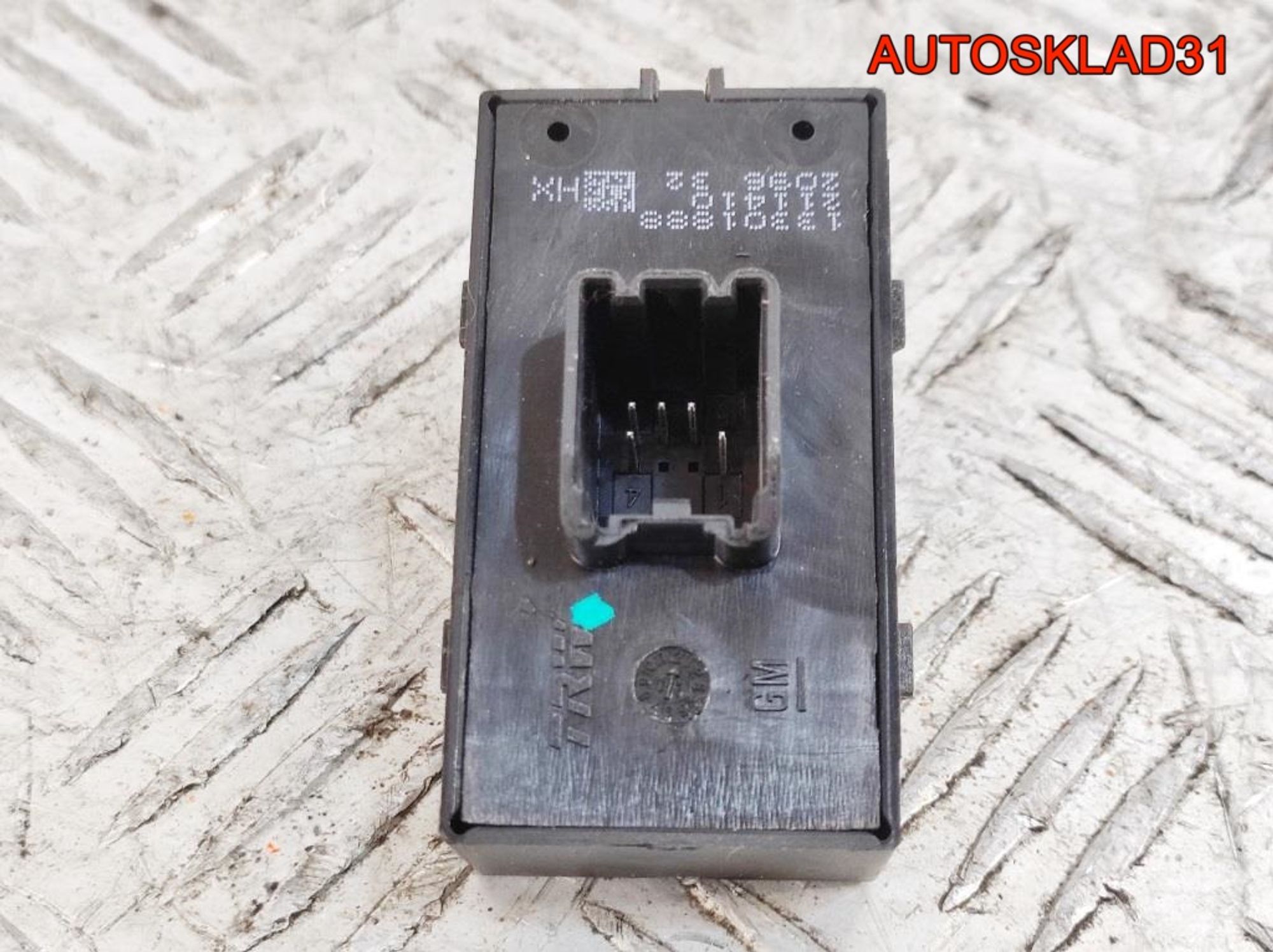 Кнопка стеклоподъемника Opel Astra J 13301888, 900 рублей, Дубовое