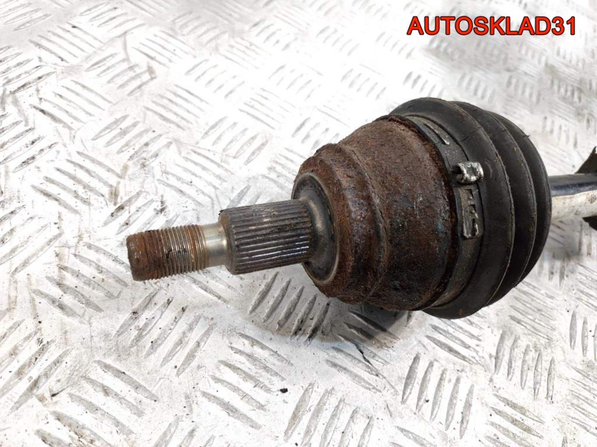 Полуось передняя левая VW Golf 4 1,6 Бензин 1J0407271GE, 4100 рублей, Дубовое