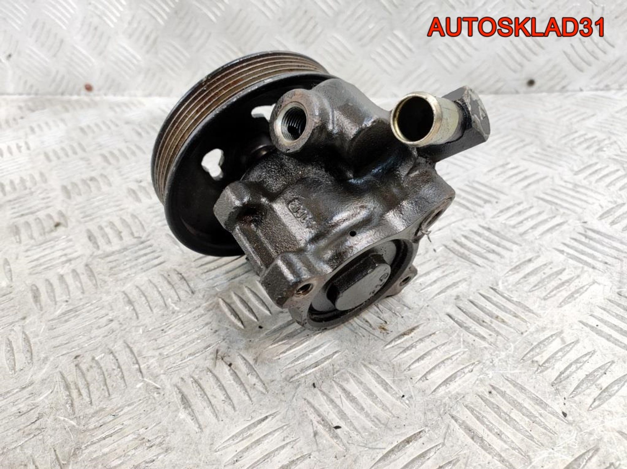 Насос ГУР Ford Fiesta Mk4 1.3 Бензин 96MF3A733AE, 1800 рублей, Дубовое