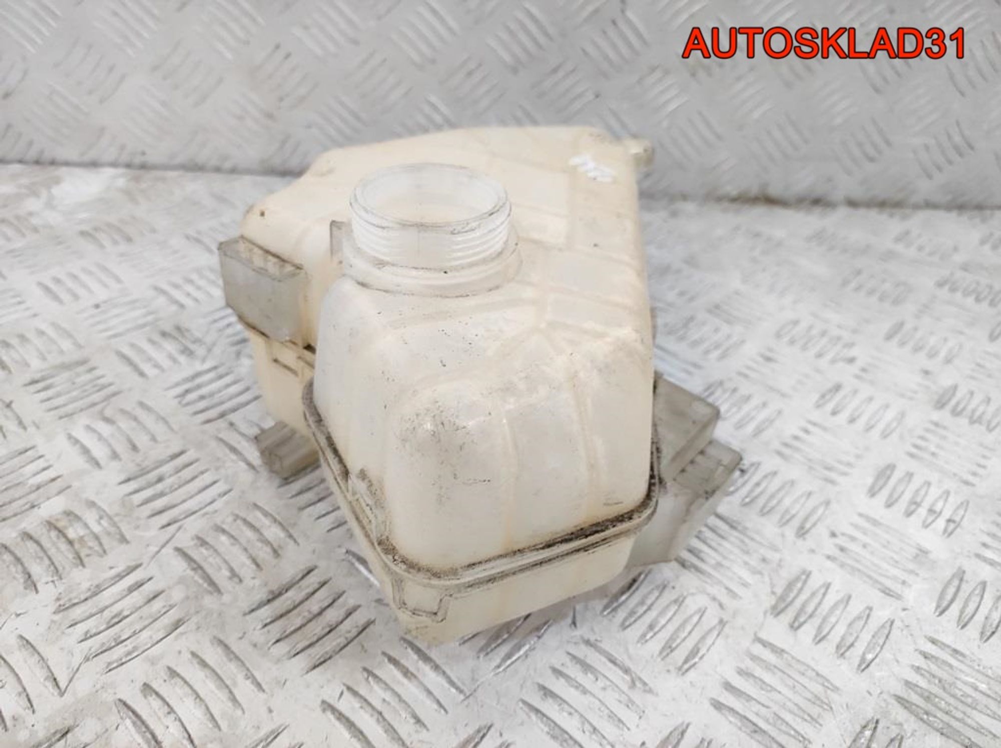 Бачок расширительный Ford Fiesta 6 8V218K218B, 1000 рублей, Дубовое