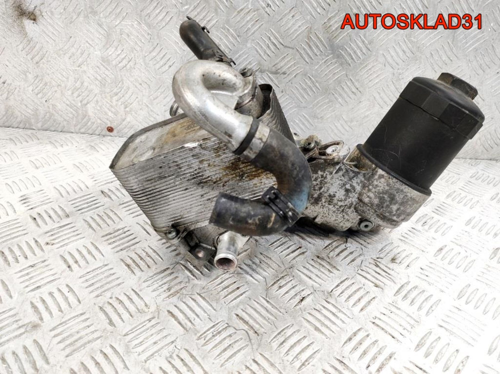 Корпус масляного фильтра Audi A8 D3 6.0BHT 07D115911J, 3600 рублей, Дубовое