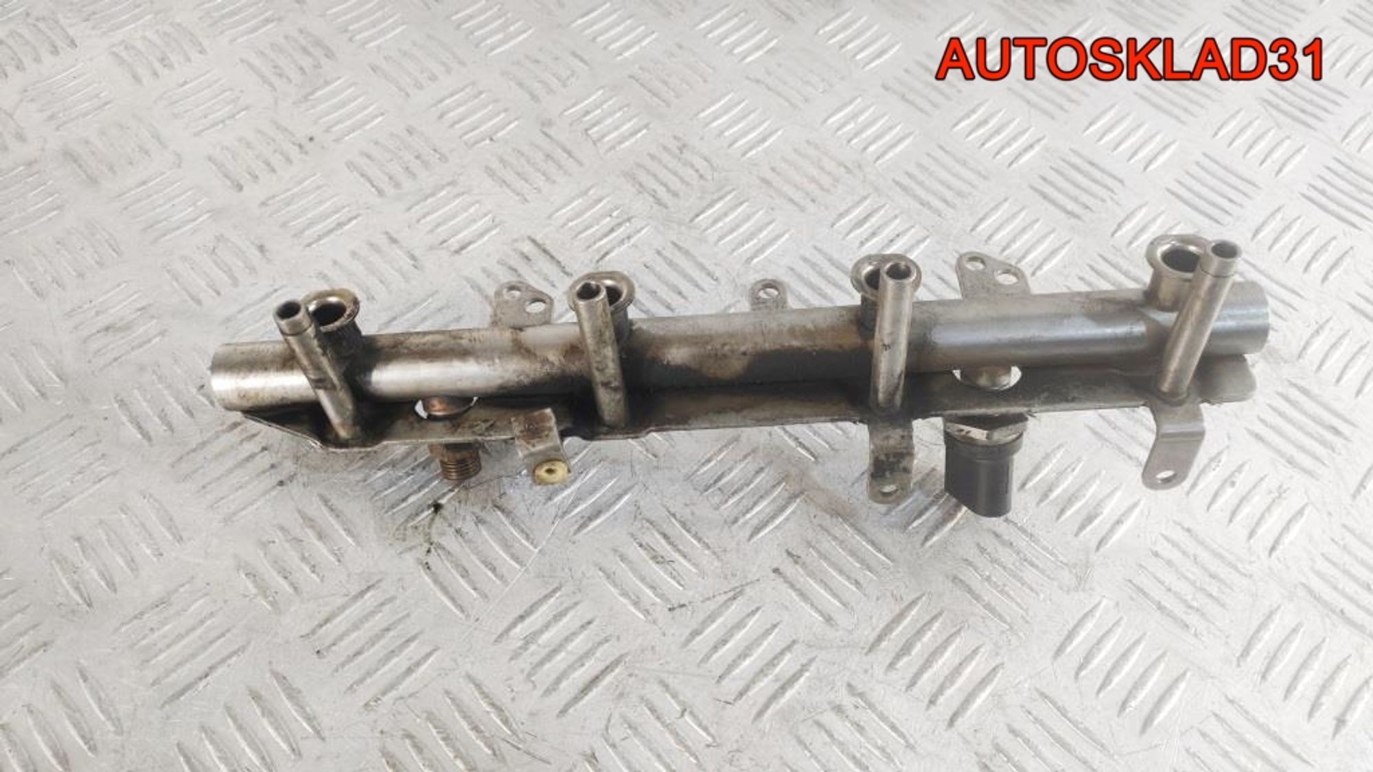 Рейка топливная VW Passat B6 1,8 BZB 06J133317G, 1000 рублей, Дубовое
