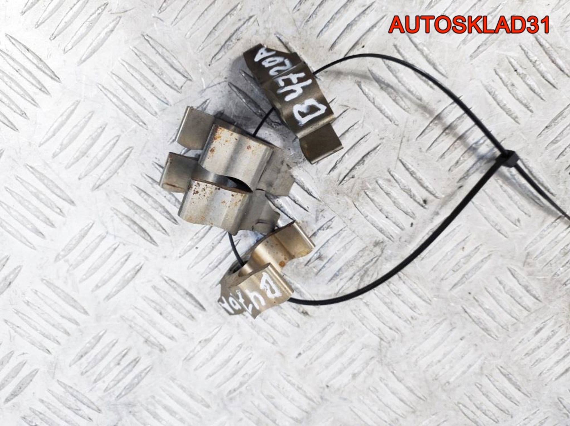 Кронштейн форсунки BMW F30 2.0 В47D20A Дизель, 500 рублей, Дубовое