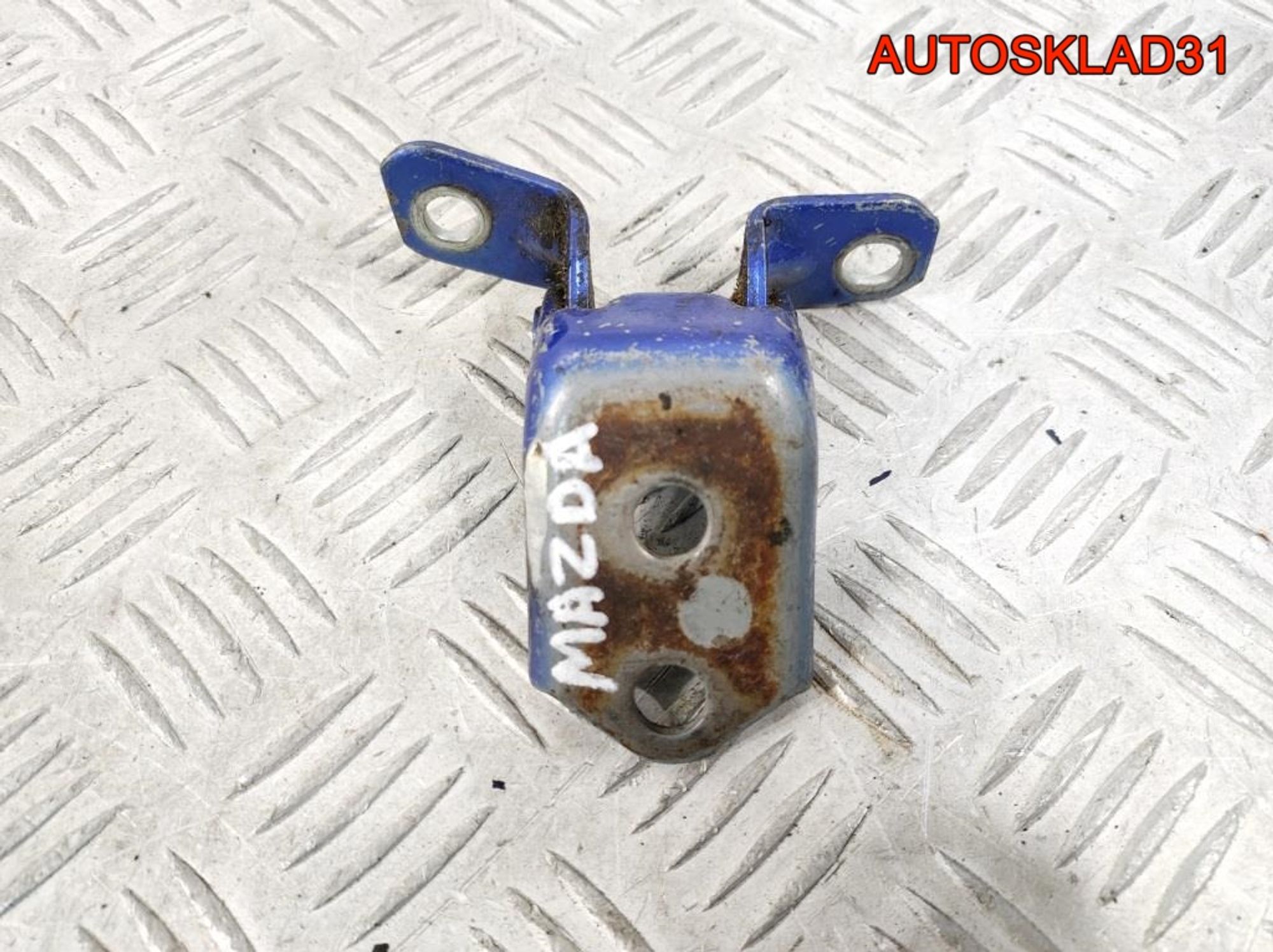 Петля двери передняя правая верхняя
Mazda 3 BK, 500 рублей, Дубовое