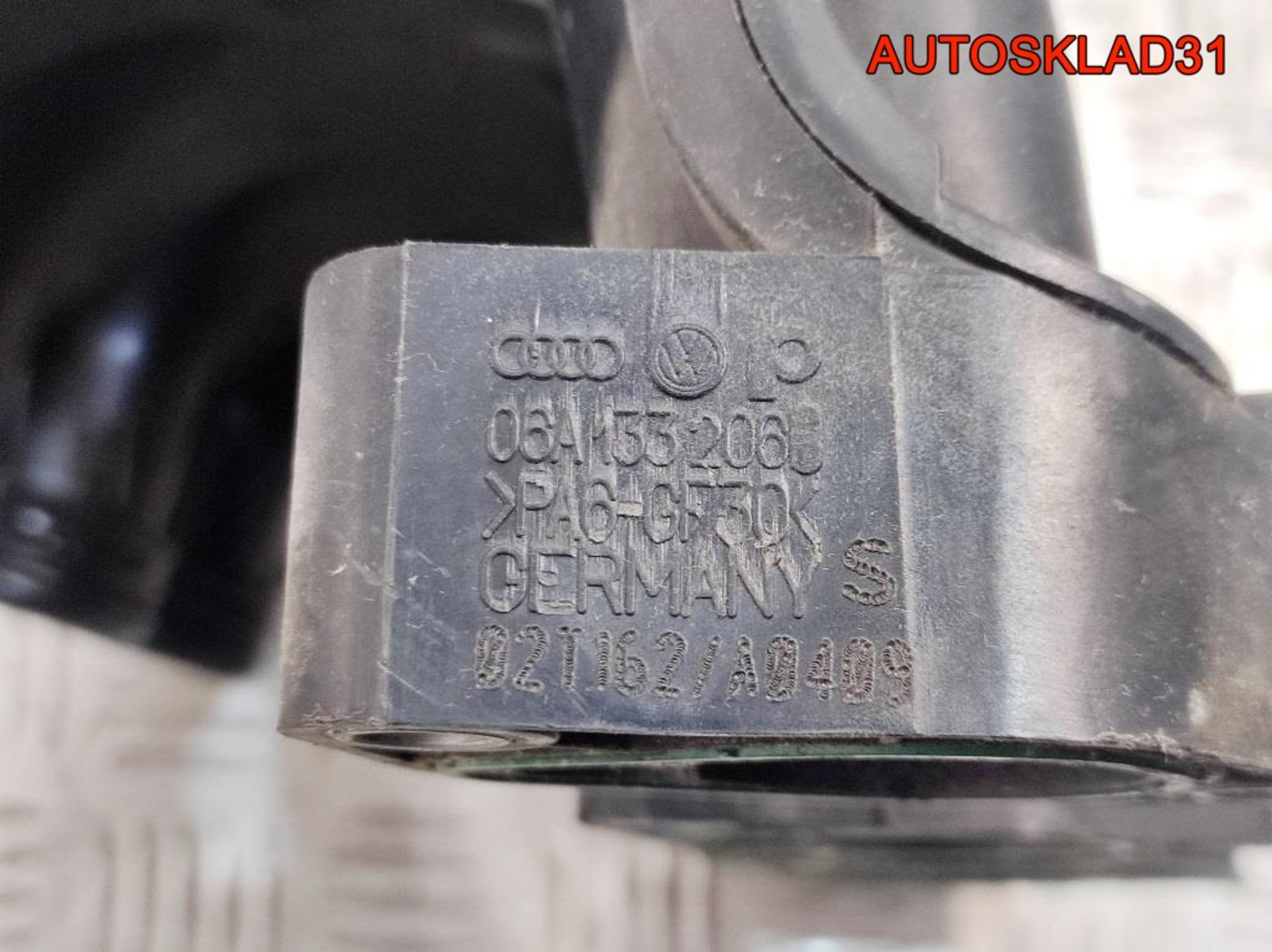 Коллектор впускной нижняя часть VW Golf 4 1,6 BFQ 06A133206S, 1500 рублей, Дубовое