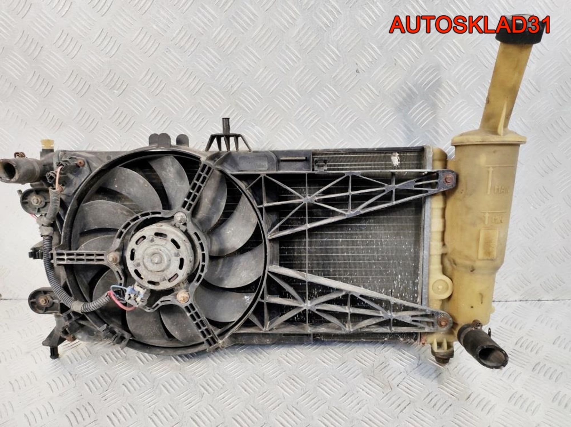 Кассета радиаторов Fiat Punto 2 1,2 Бензин, 12200 рублей, Дубовое