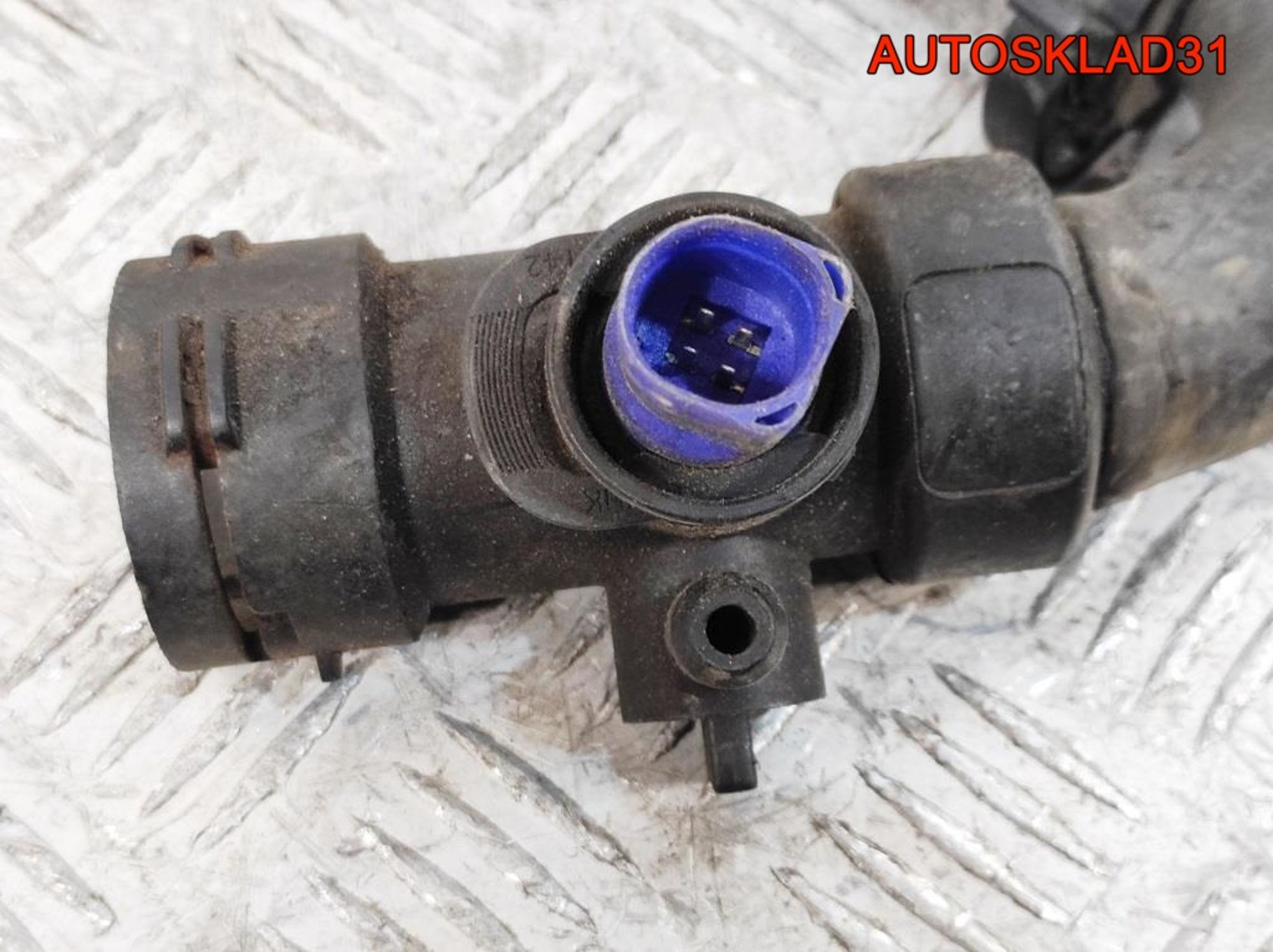 Патрубок радиатора Audi A6 C5 2,5 Дизель 4B0121049D, 1000 рублей, Дубовое