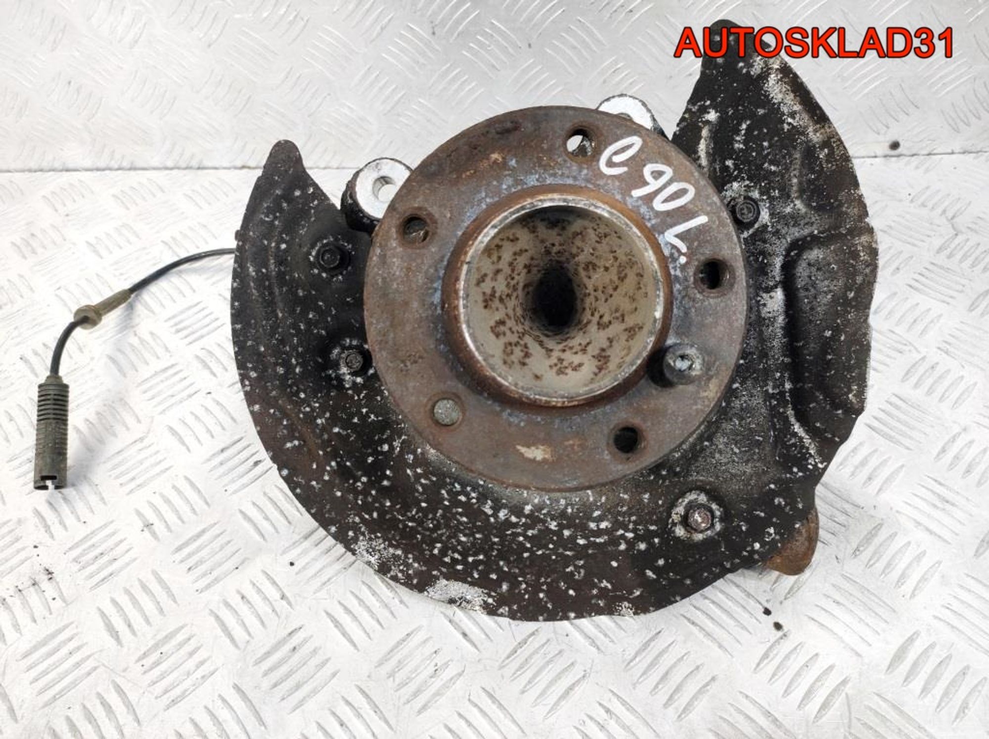 Кулак поворотный перед левый BMW E90 31216764443, 3300 рублей, Дубовое