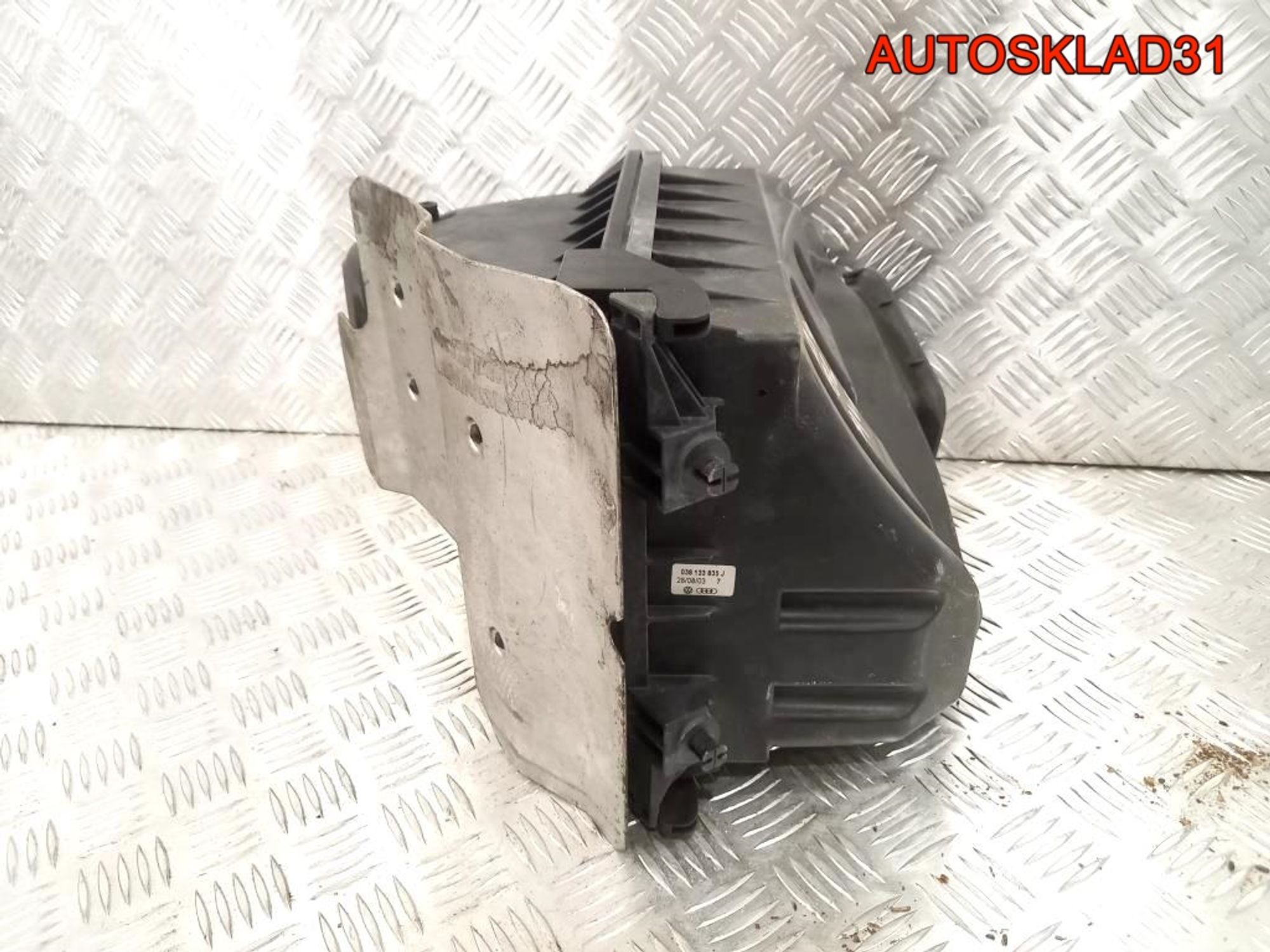 Корпус воздушного фильтра Audi A4 B6 038133837Q, 2700 рублей, Дубовое