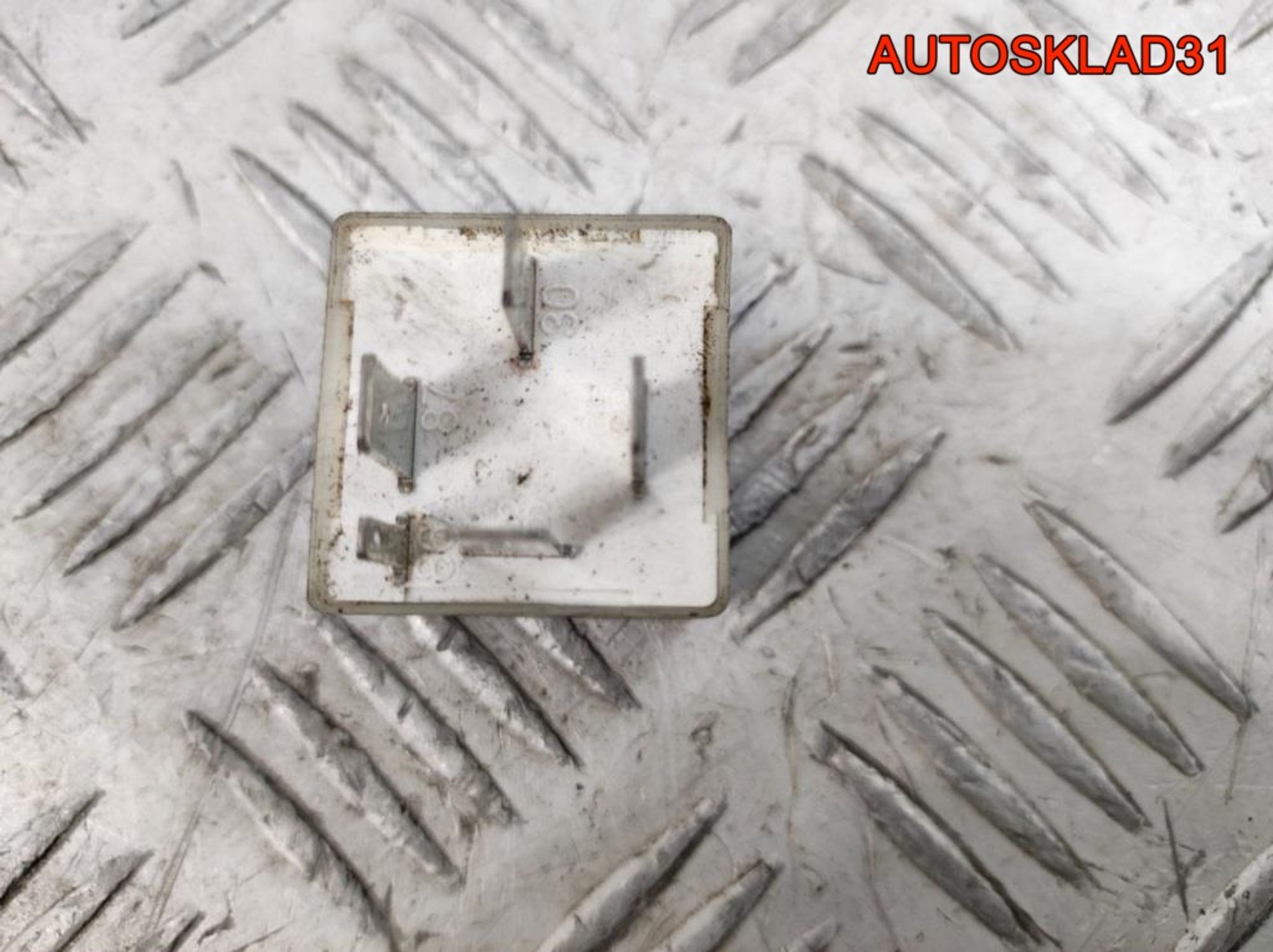 Реле топливного насоса №30 VW Passat B5 165906381, 600 рублей, Дубовое