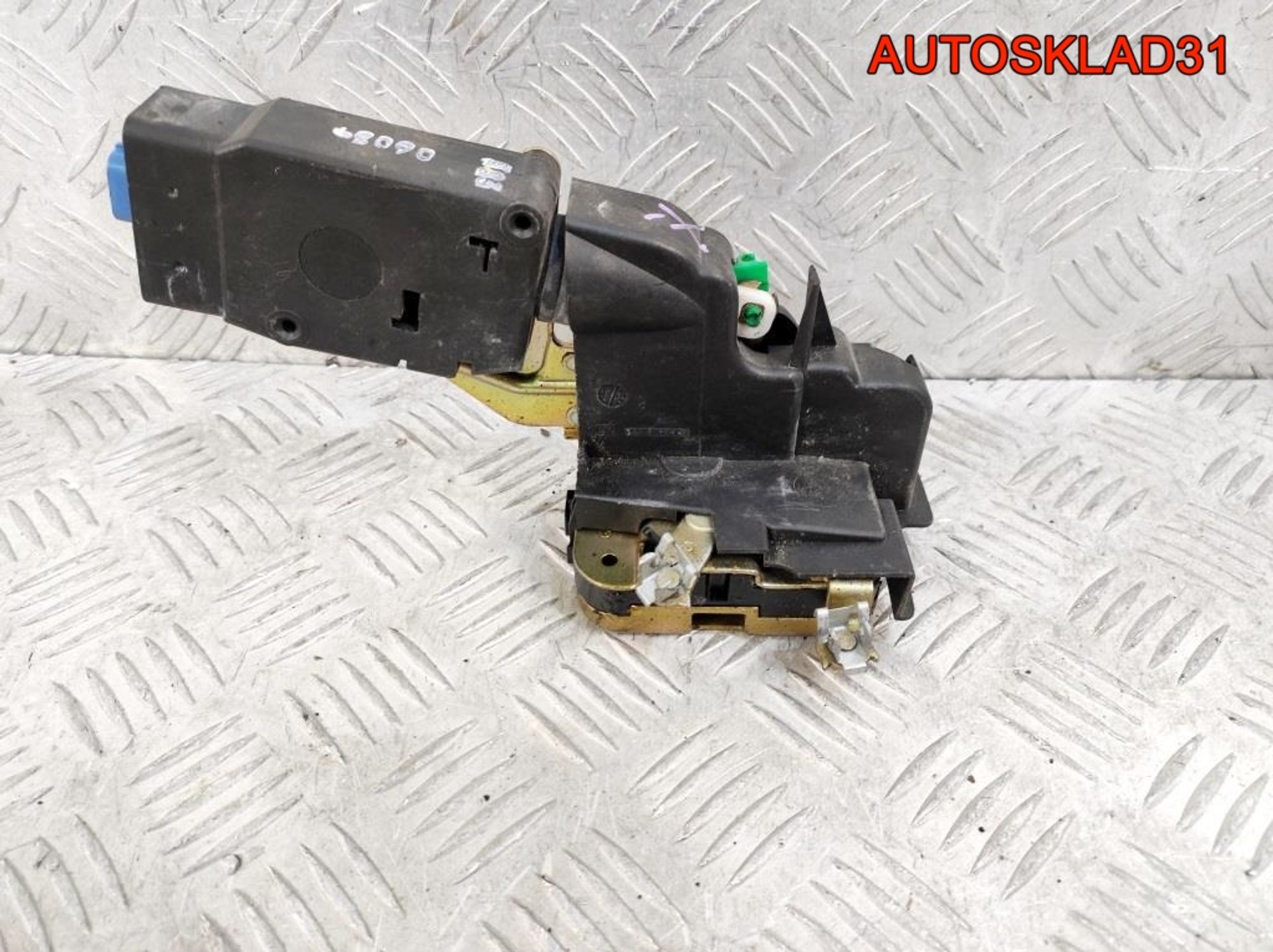 Замок двери передней левой Mitsubishi Carisma DA, 1400 рублей, Дубовое