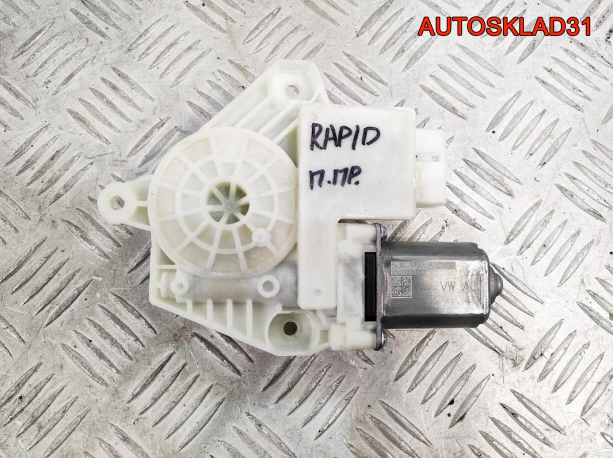 Моторчик стеклоподъемника передний правый Skoda Rapid, 4100 рублей, Дубовое