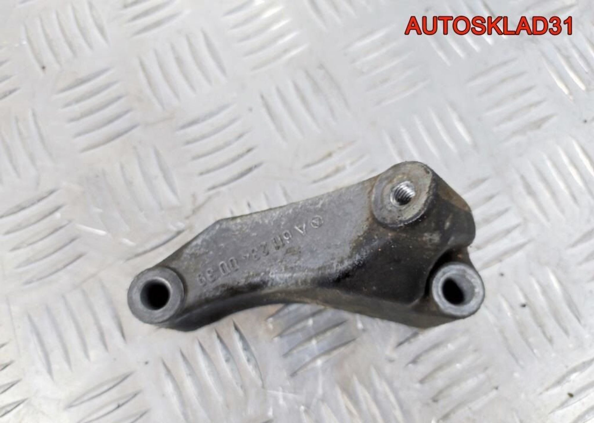Кронштейн кондиционера Mercedes W202 A6112340039, 900 рублей, Дубовое
