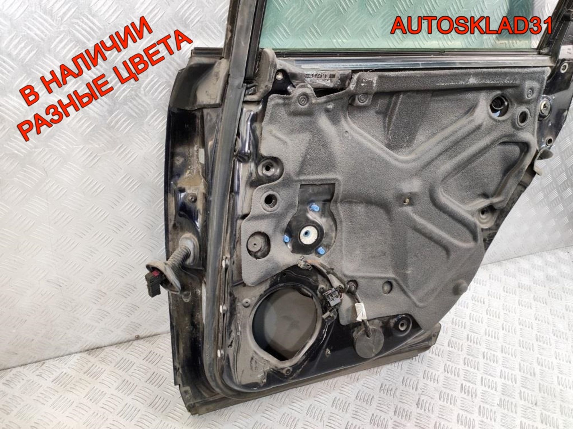 Дверь задняя правая Голая Audi A4 B6 8E0833052 Combi, 7000 рублей, Дубовое