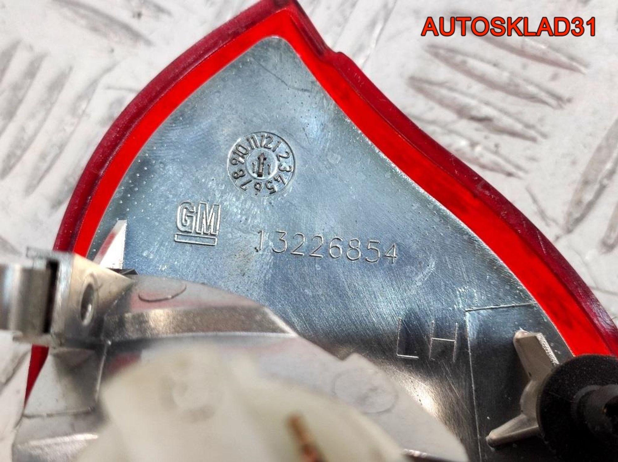 Фонарь задний левый Opel Insignia 13226854 Combi, 1000 рублей, Дубовое