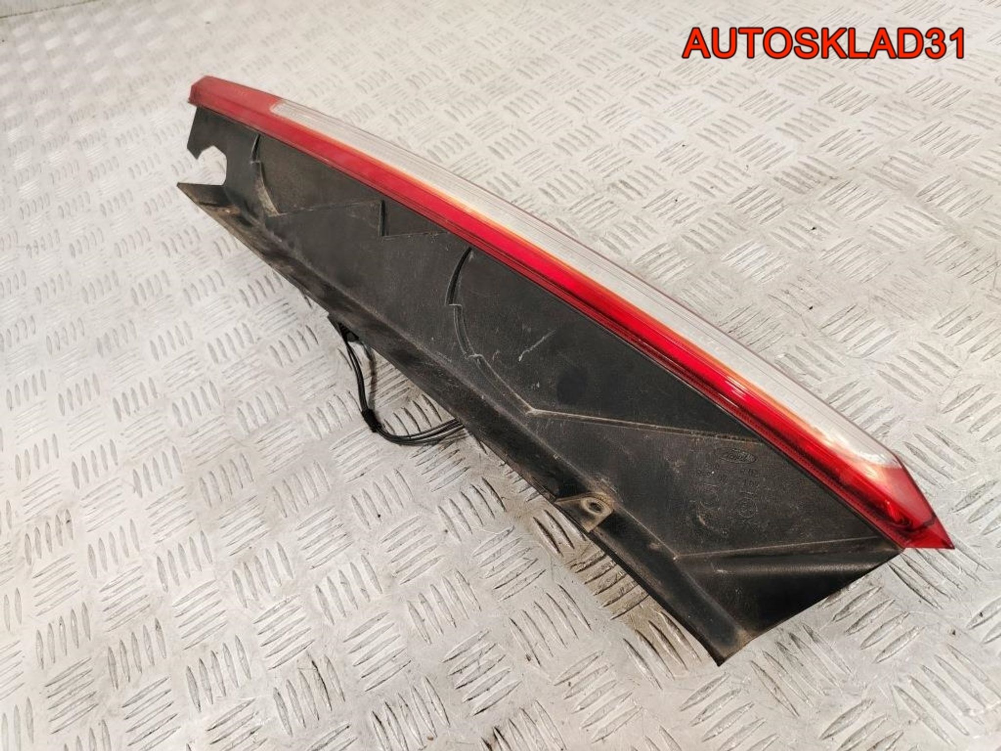 Фонарь задний правый Ford Focus 2 Рест 8M5113404A Хетчбэк, 6000 рублей, Дубовое