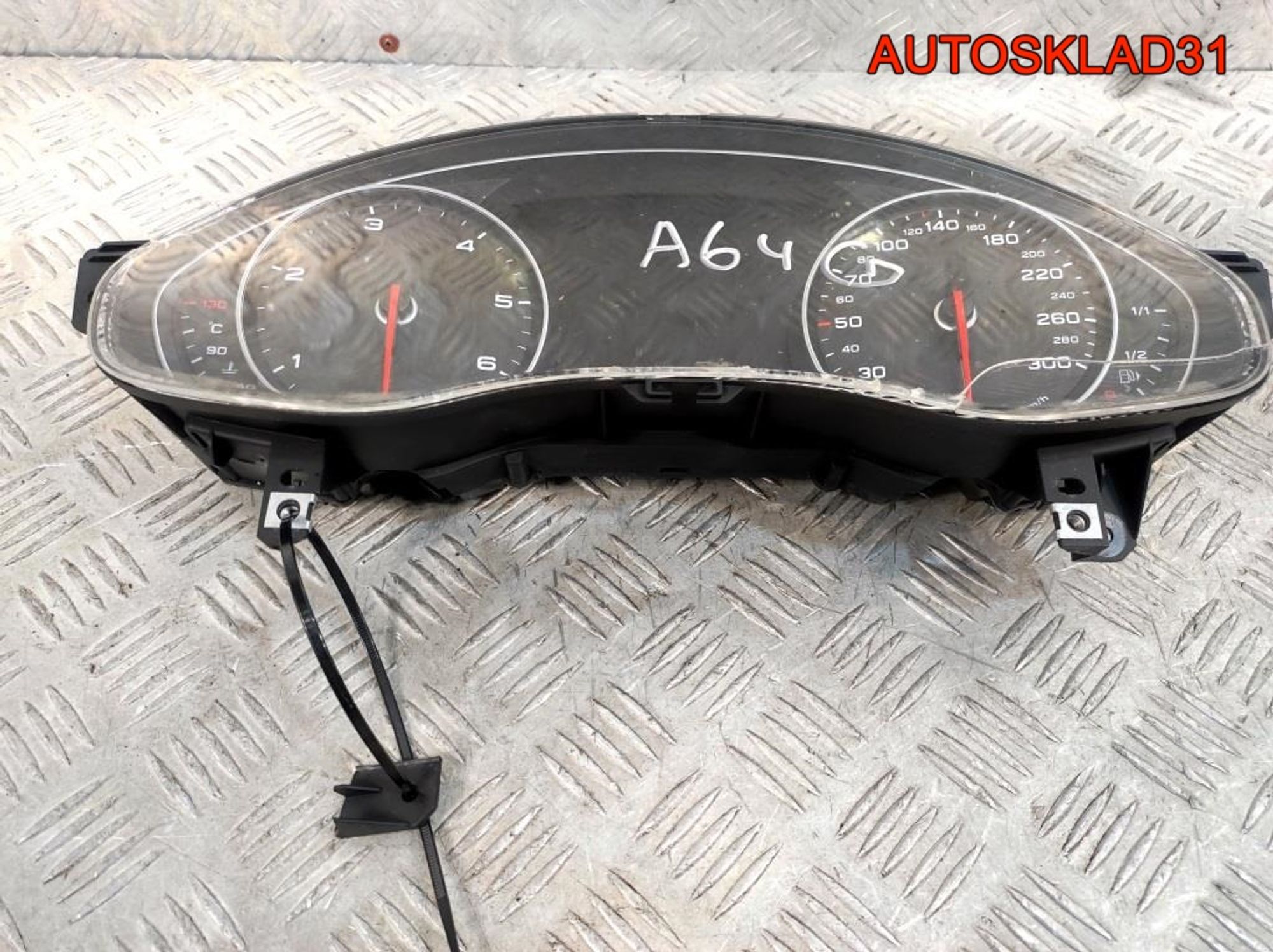 Панель приборов Audi A6 C7 3.0 CDU Дизель 4G8920932M, 15000 рублей, Дубовое