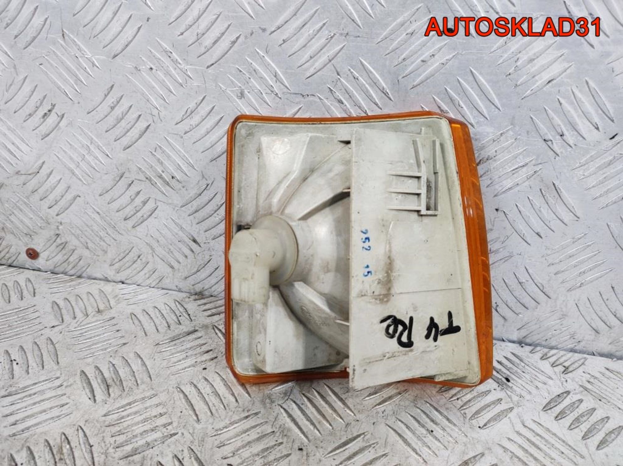 Указатель поворота левый VW Transporter T4, 900 рублей, Дубовое