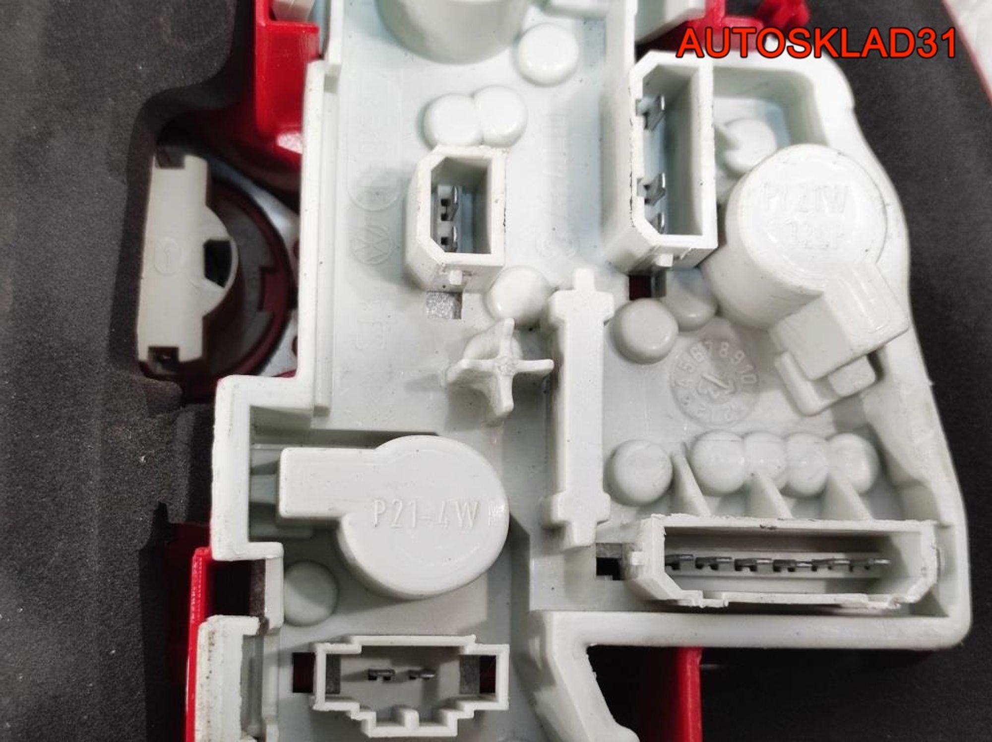 Фонарь задний левый VW Passat B5+ Седан 3B5945095AE, 7000 рублей, Дубовое