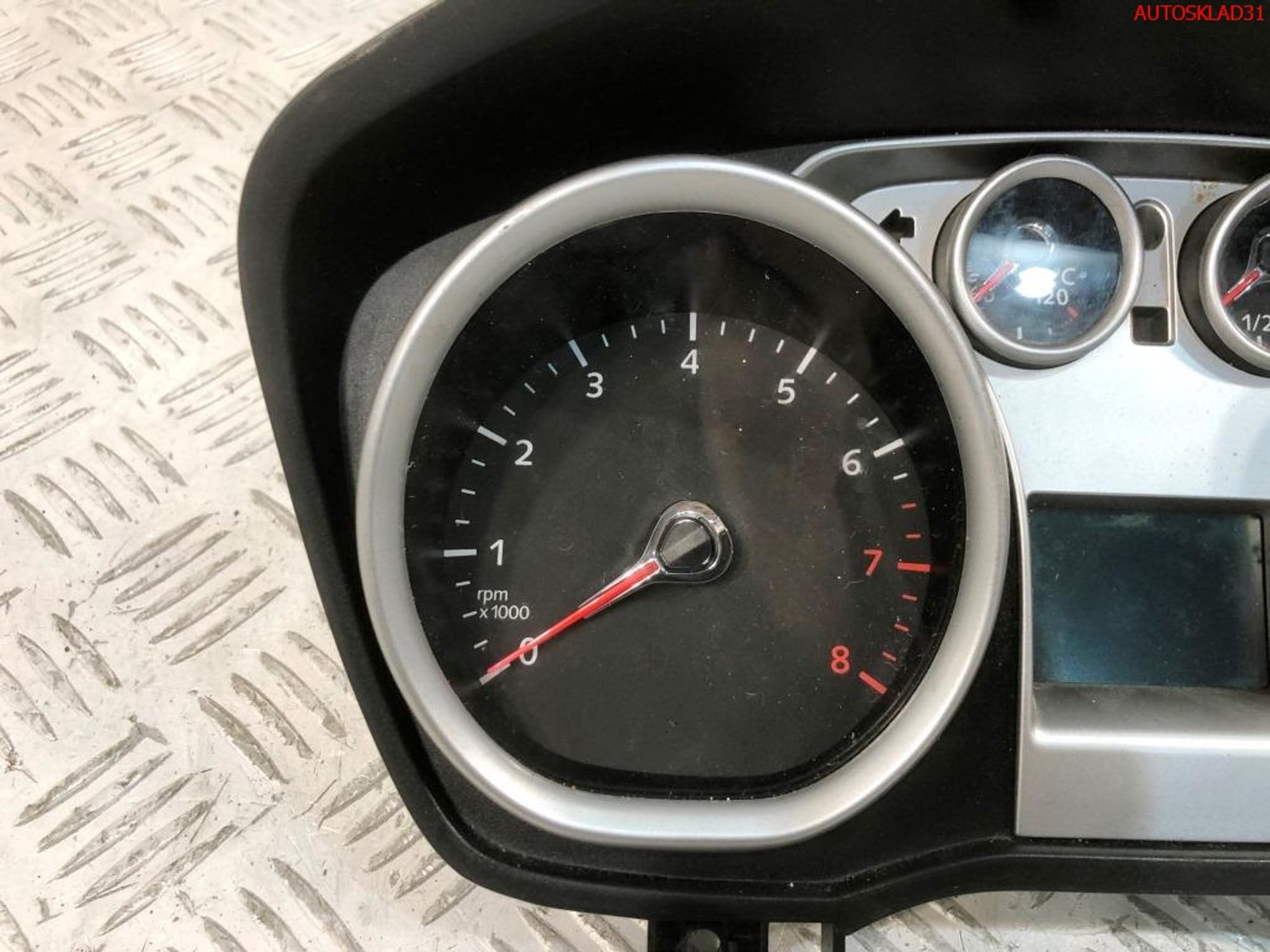 Панель приборов Ford Focus 2 1,6 Бензин 8V4T10849EH, 20000 рублей, Дубовое