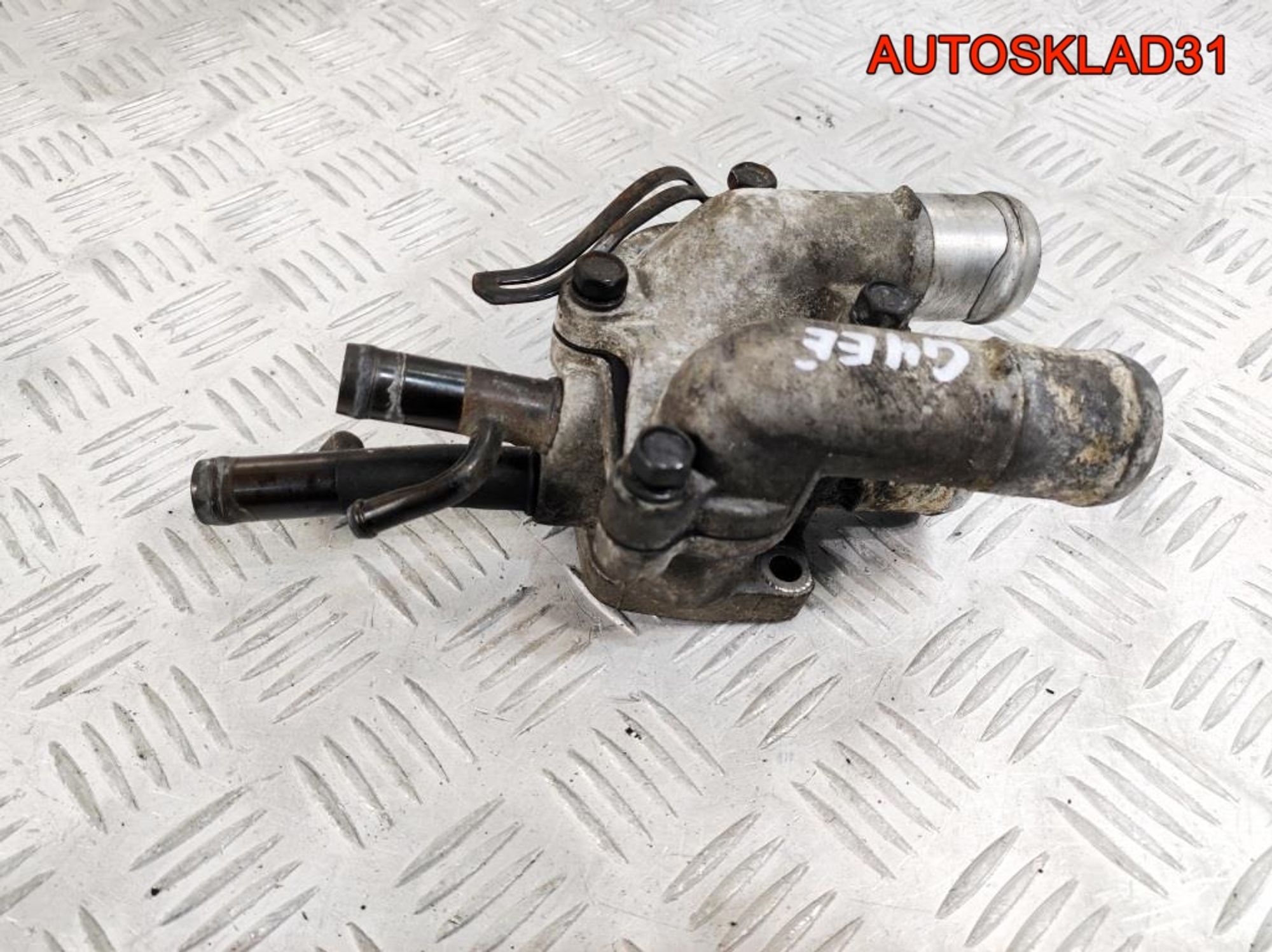 Корпус термостата Hyundai Getz 1,4 G4EE 2560026100, 1700 рублей, Дубовое