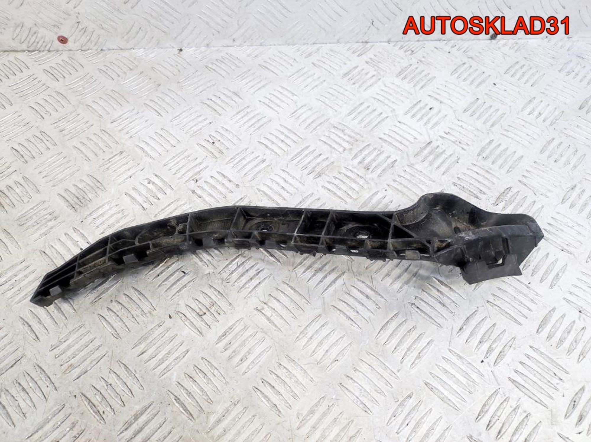 Направляющая заднего бампера правая Skoda Rapid, 900 рублей, Дубовое