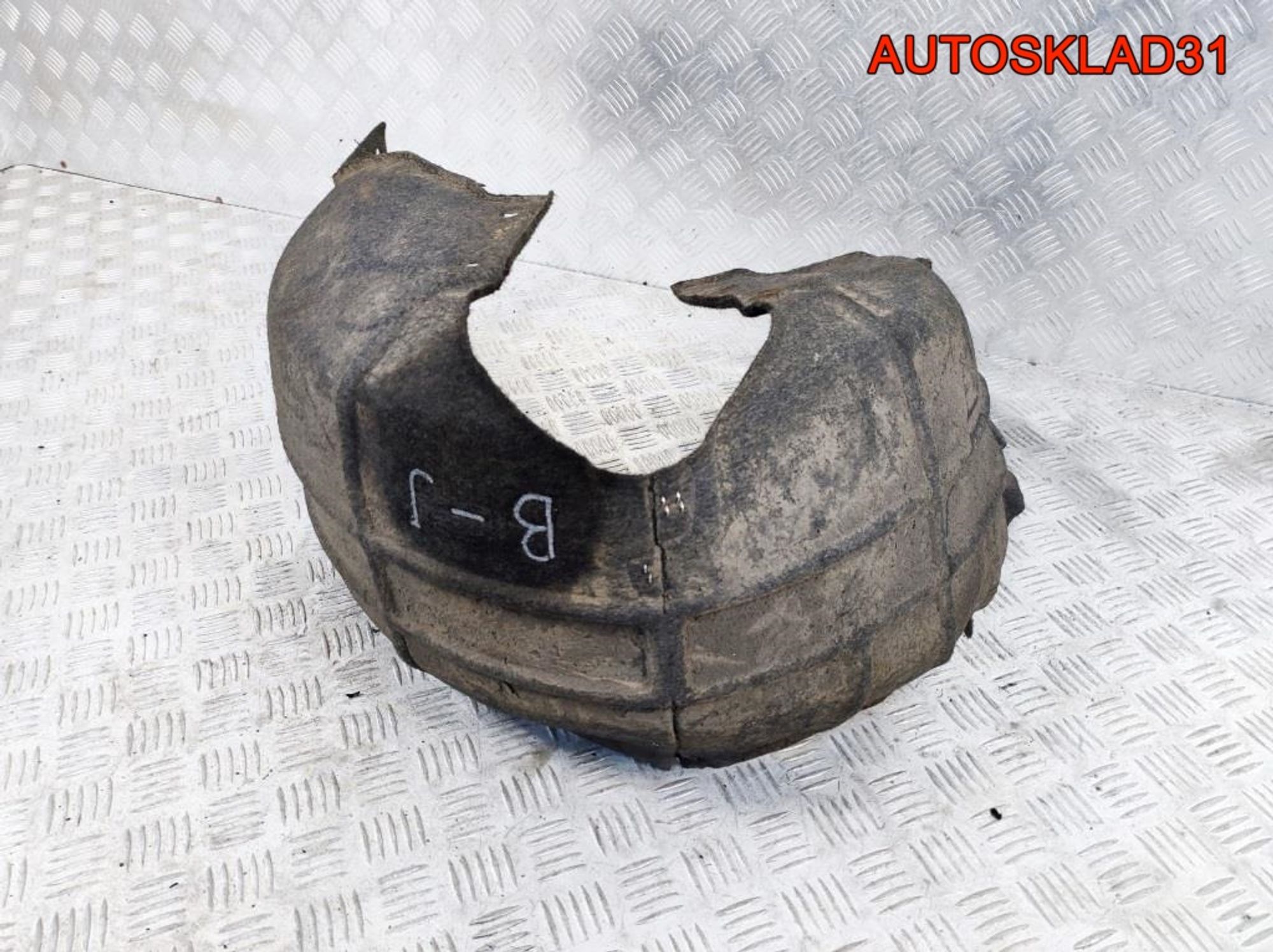 Локер задний правый Mazda 3 BK BP4K561H1F Хетчбэк, 1700 рублей, Дубовое