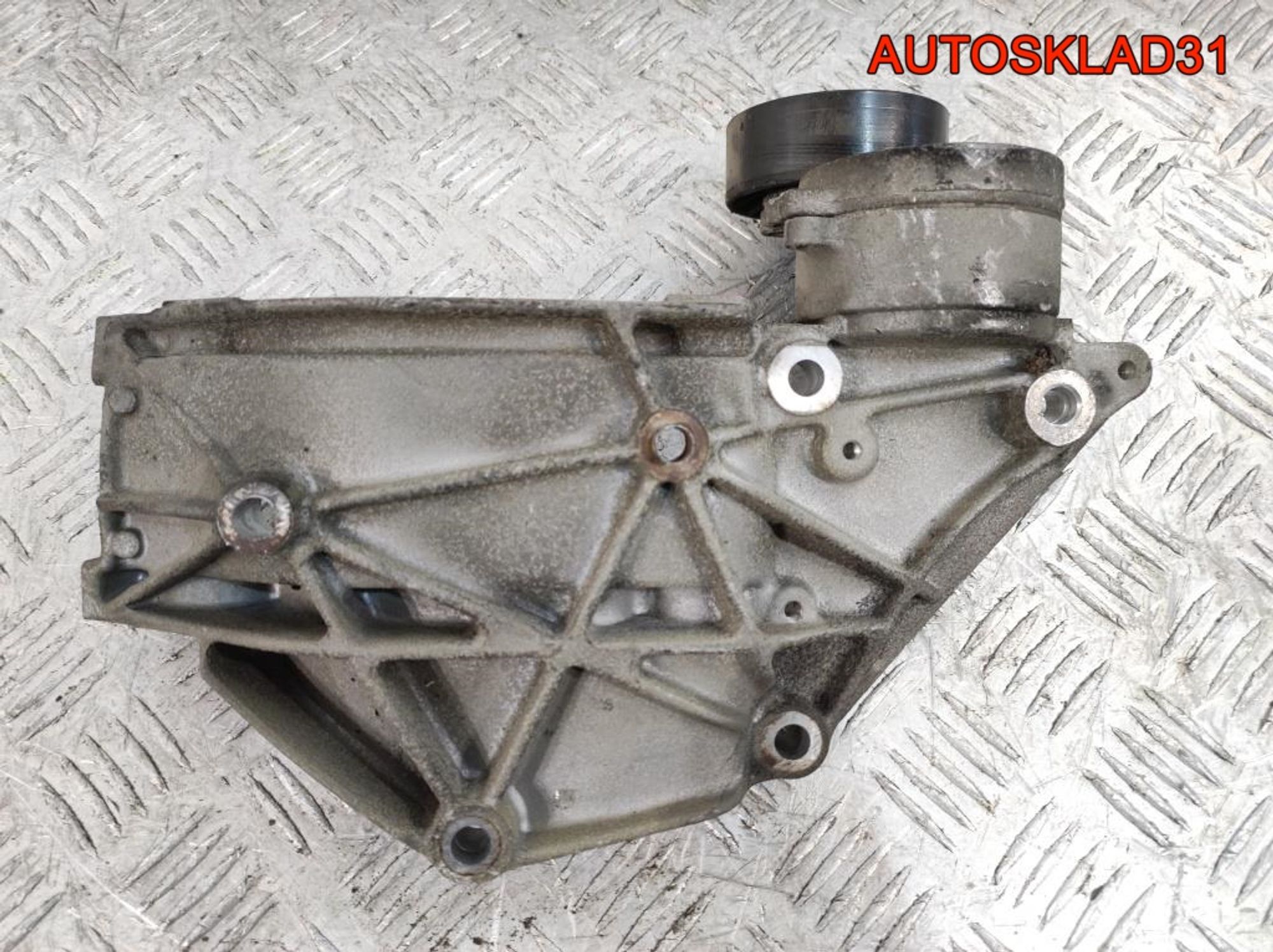 Кронштейн генератора Peugeot 407 9650034280, 1000 рублей, Дубовое