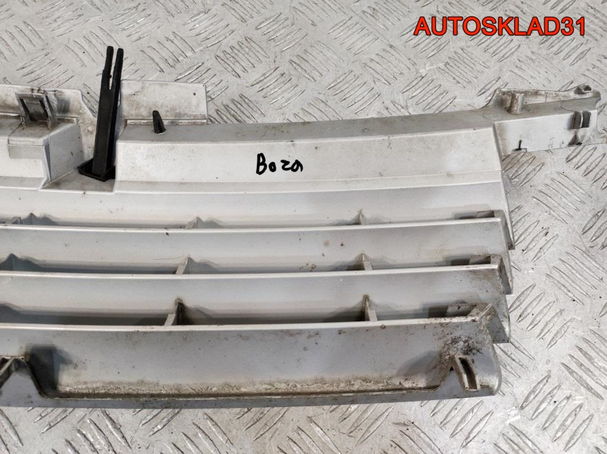 Решётка радиатора Volkswagen Bora 1J5853653OE, 2500 рублей, Дубовое