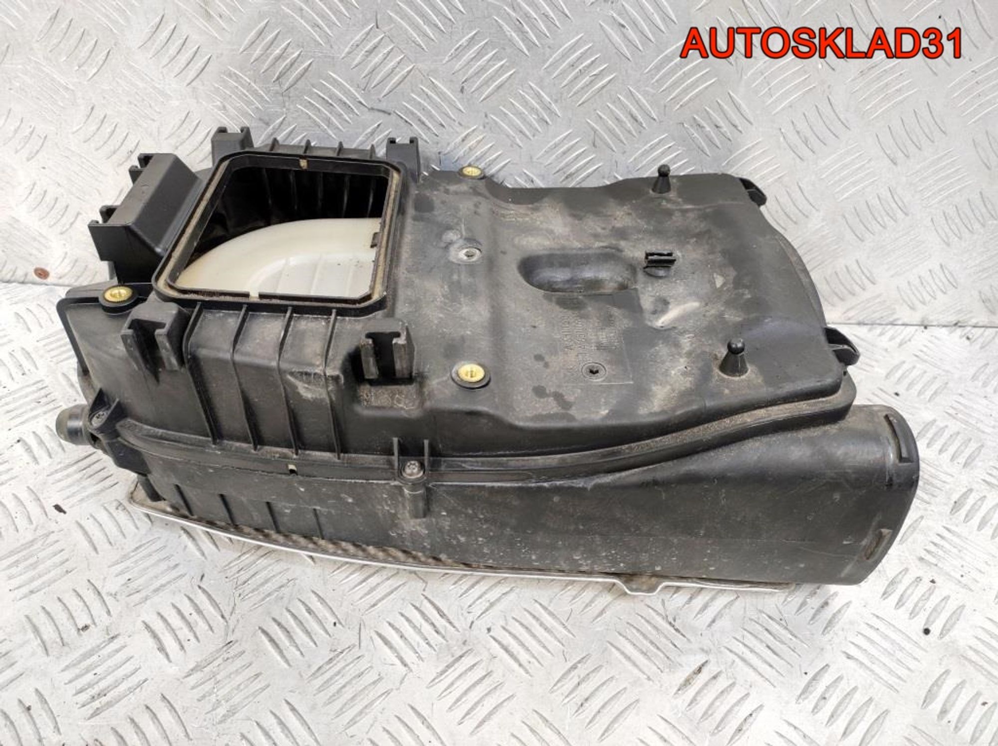 Корпус воздушного фильтра Mercedes X204 651.912, 2000 рублей, Дубовое