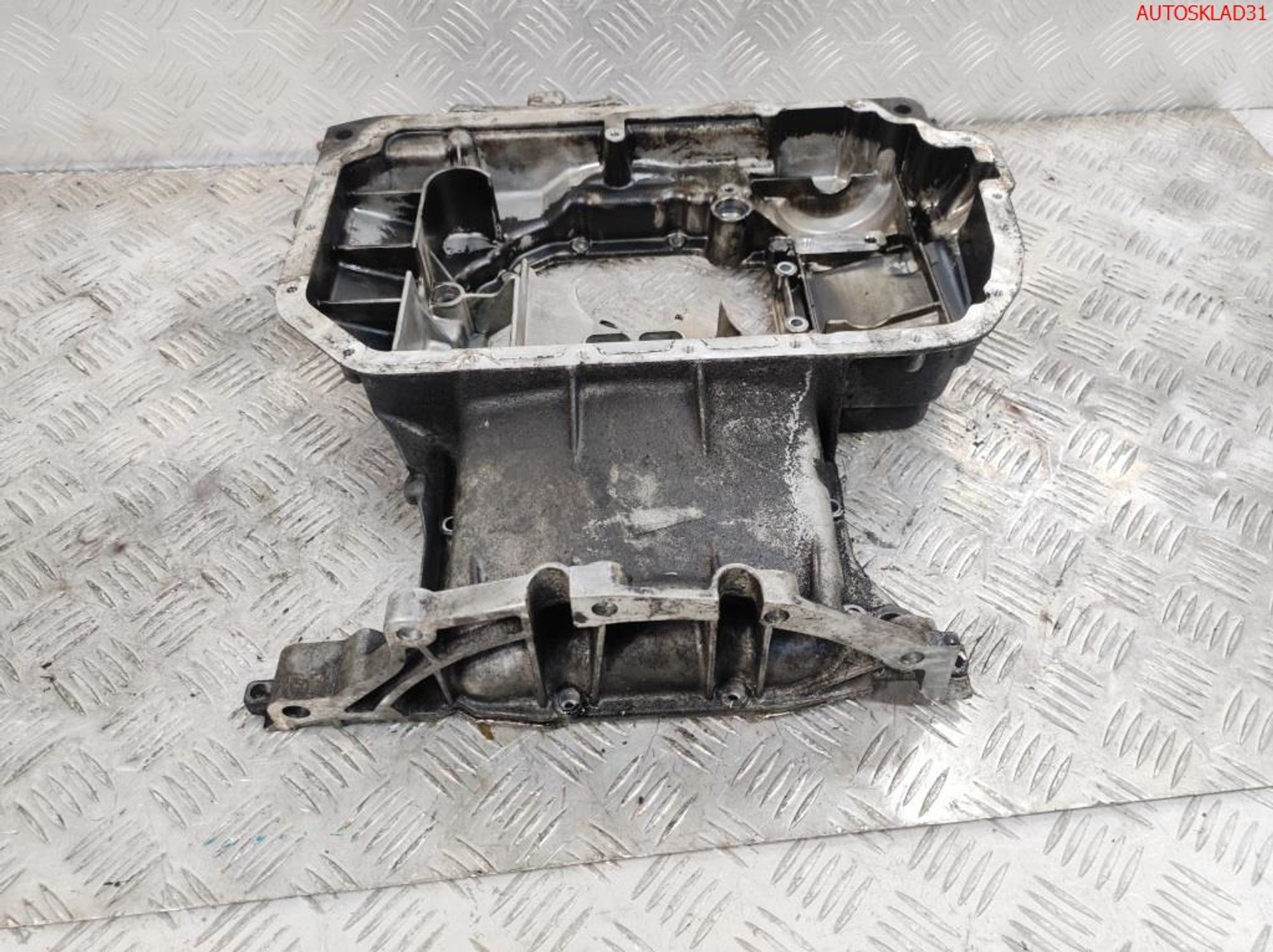 Поддон двигателя верхний Audi A6 C5 2,5 AKE 059103603M, 2000 рублей, Дубовое