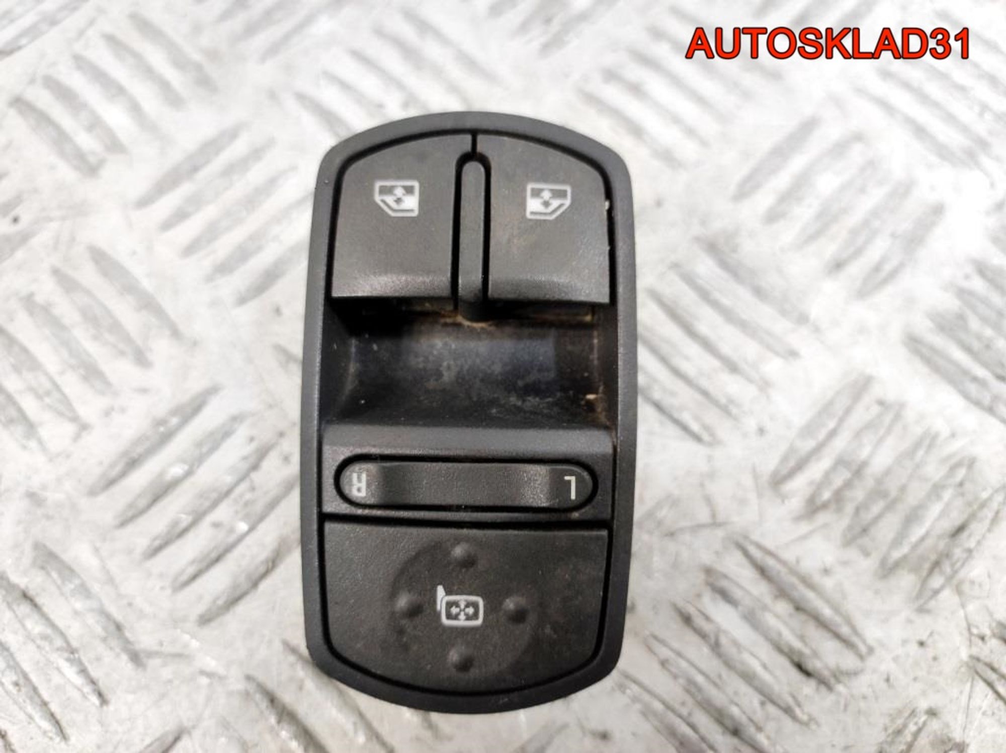 Блок стеклоподъемников на 2 двери Opel Corsa D 13258521, 1100 рублей, Дубовое