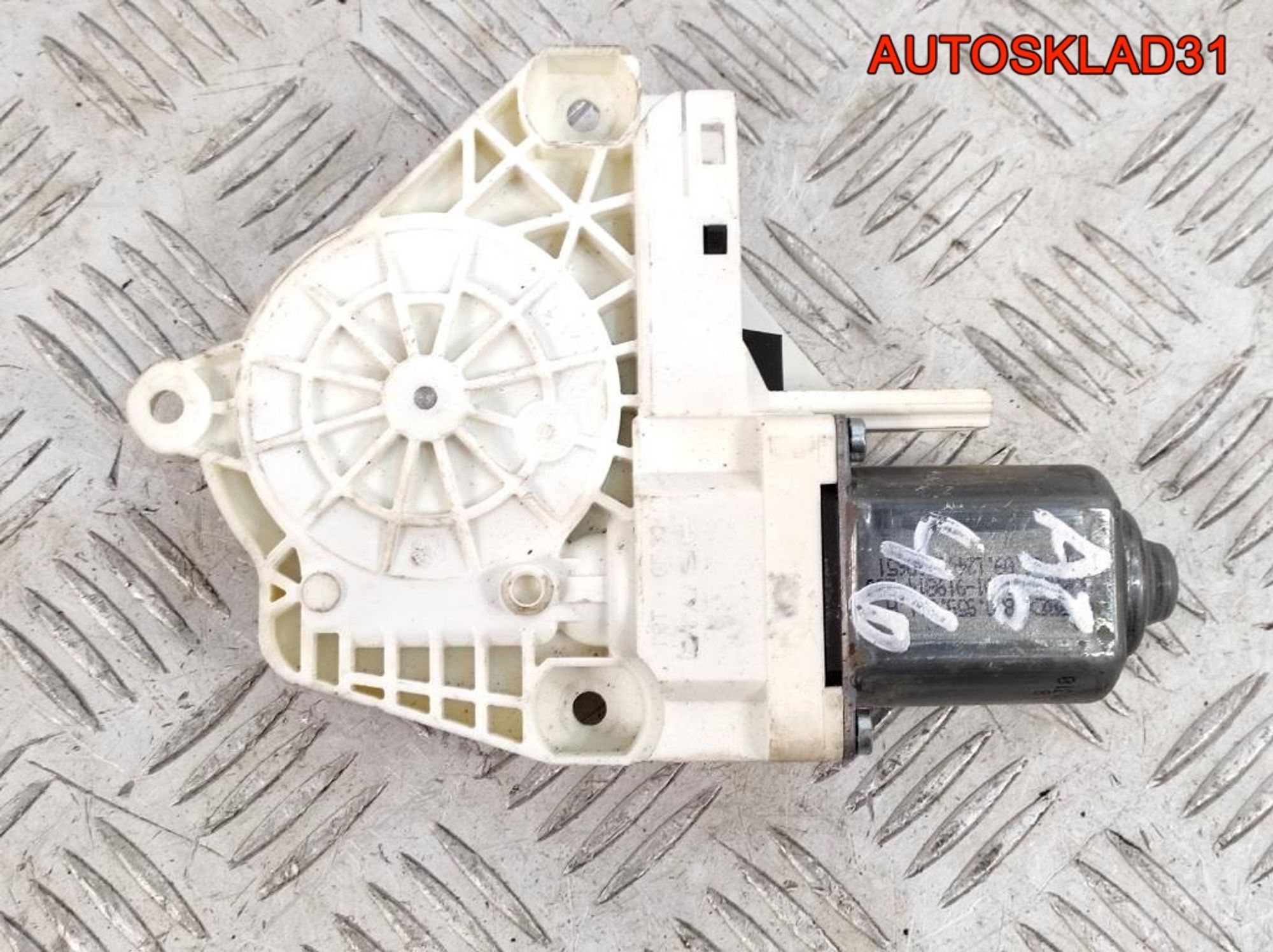 Моторчик стеклоподъемника задний R Audi A6 C7 8K0959811A, 1000 рублей, Дубовое