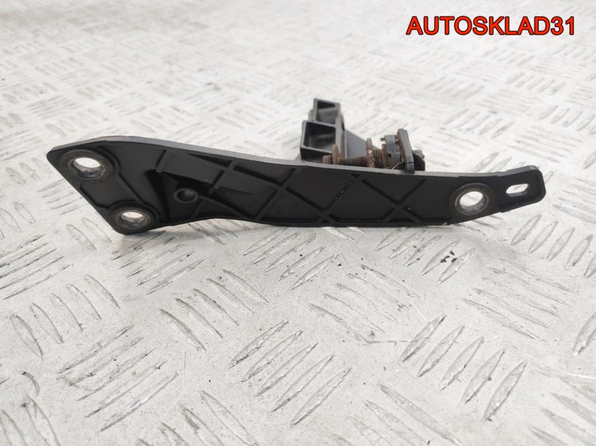 Кронштейн переднего бампера правый Audi A4 B7 8E0805364, 1300 рублей, Дубовое