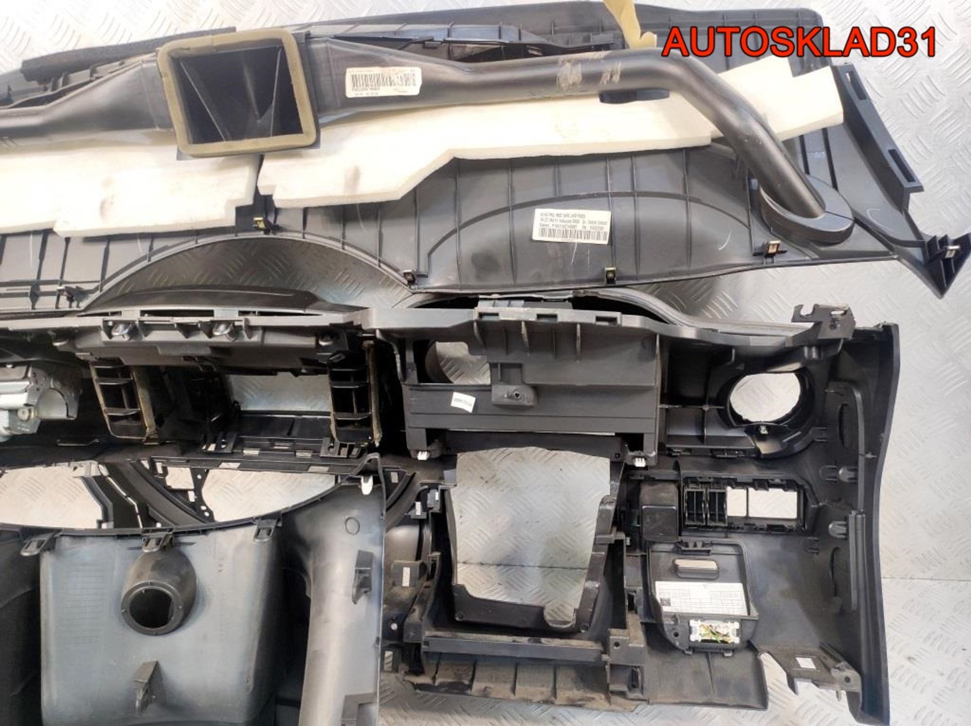 Торпедо Голое Nissan Note E11 Не востановленная, 32400 рублей, Дубовое