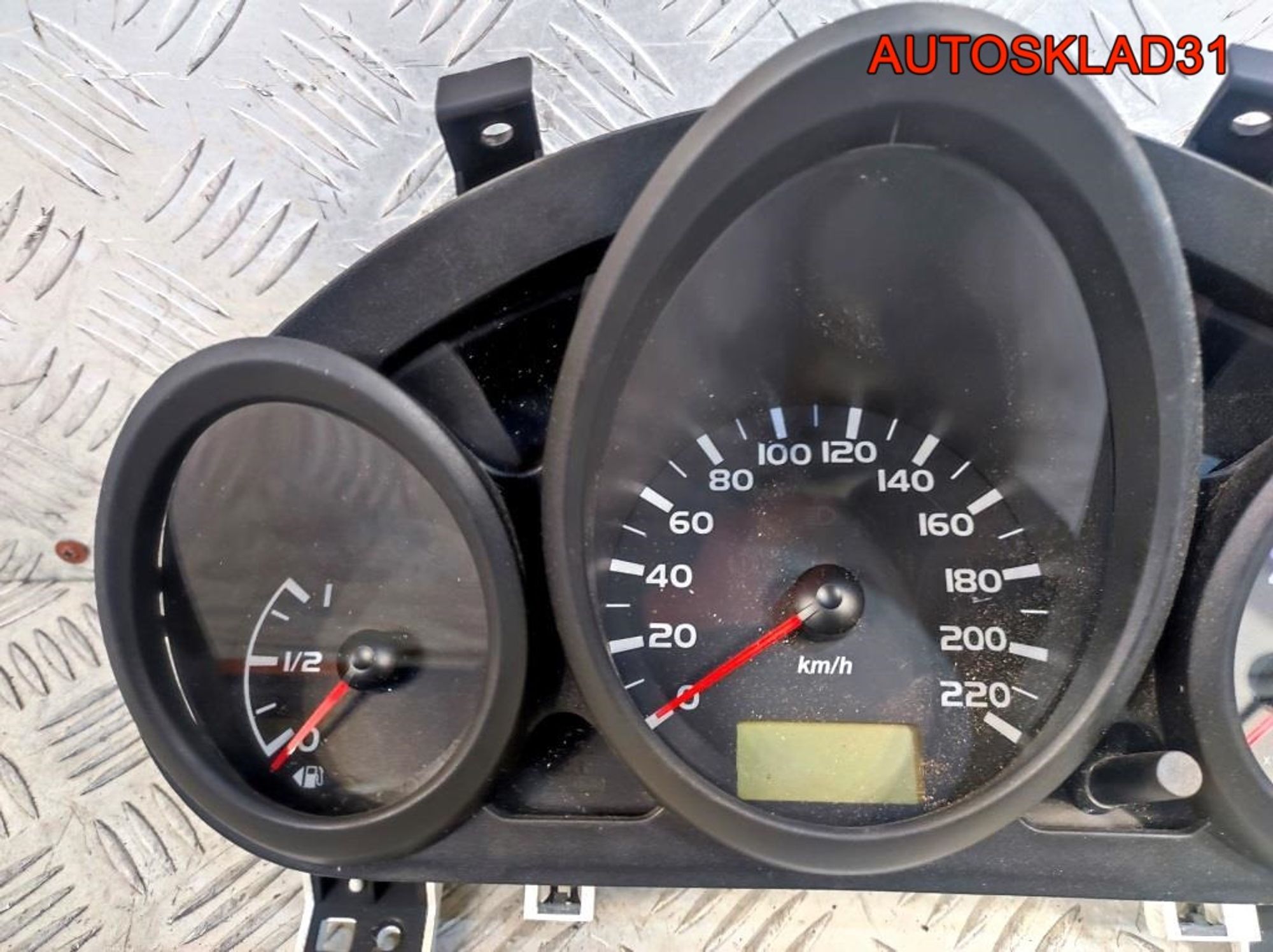 Панель приборов Mitsubishi Colt MR951770 Бензин, 2100 рублей, Дубовое