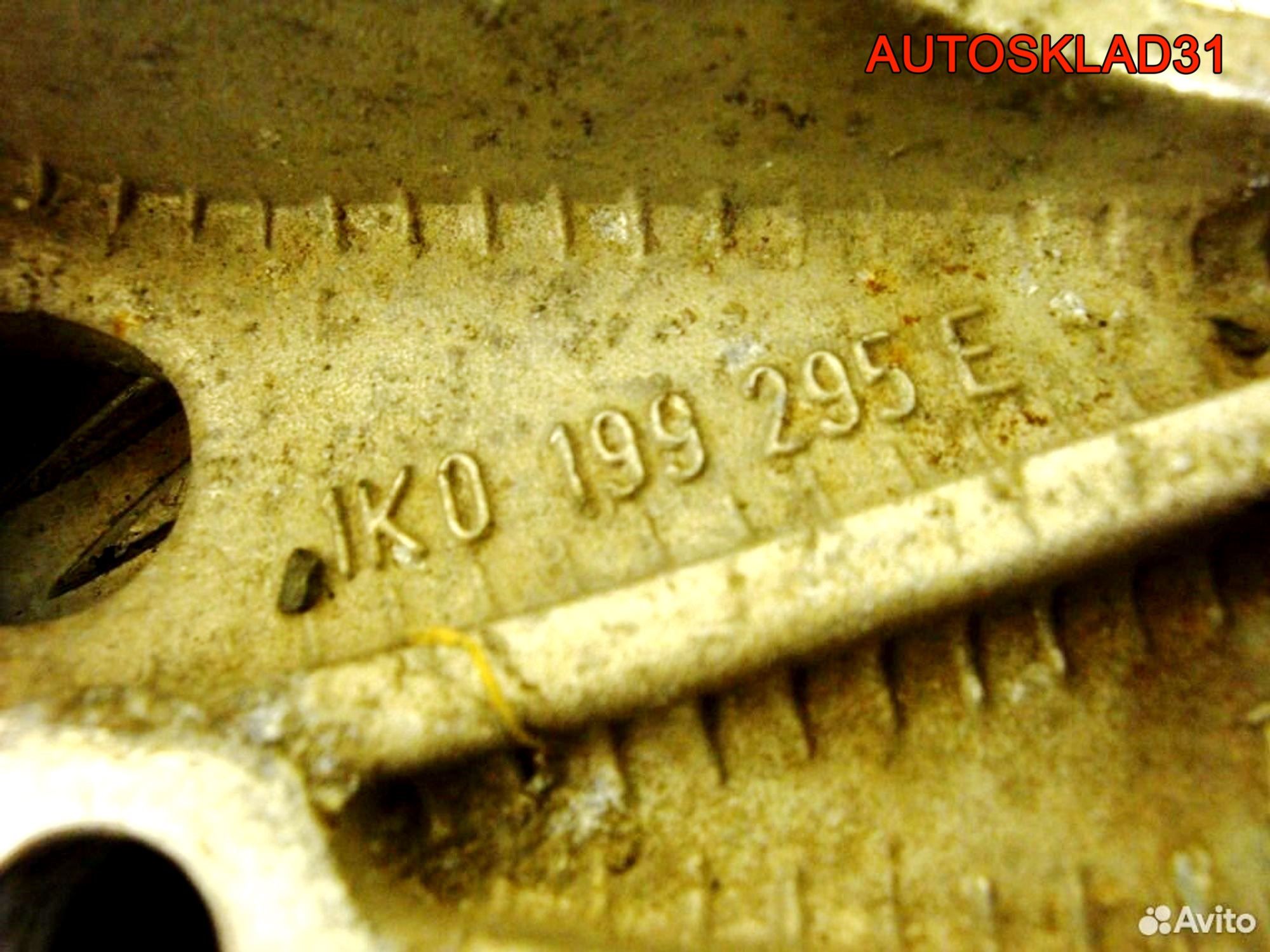 Кронштейн переднего рычага VW Golf 5 1К0199295Е, 2100 рублей, Дубовое